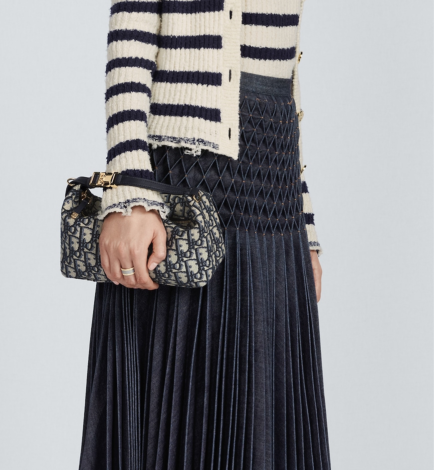 Replicate Dior Medium DiorTravel Nomad Pouch(1:1 replica)