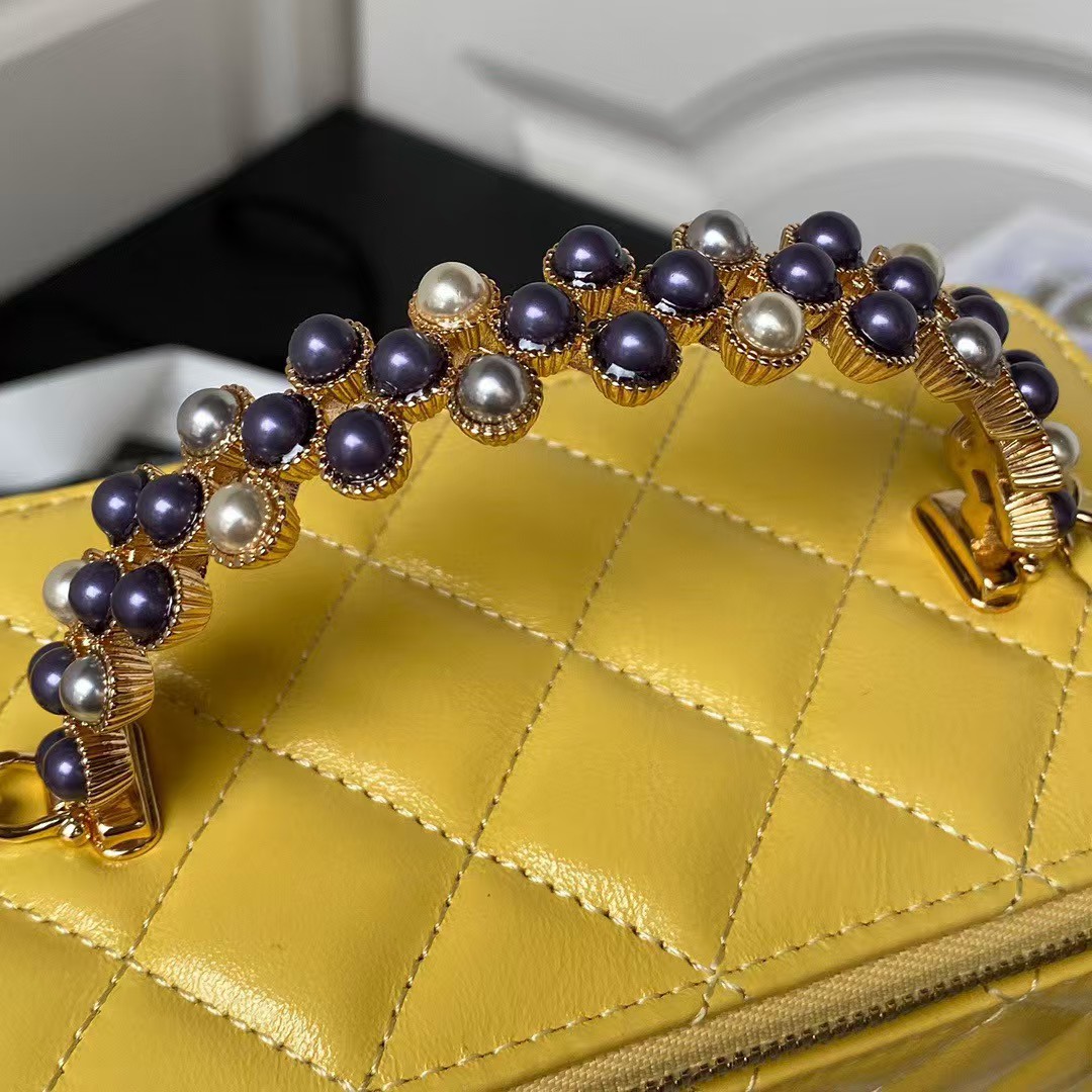Replicate Chanel AP3804 Clutch Lambskin Vanity Case Bag With Pearl Handles Yellow(1:1 replica)