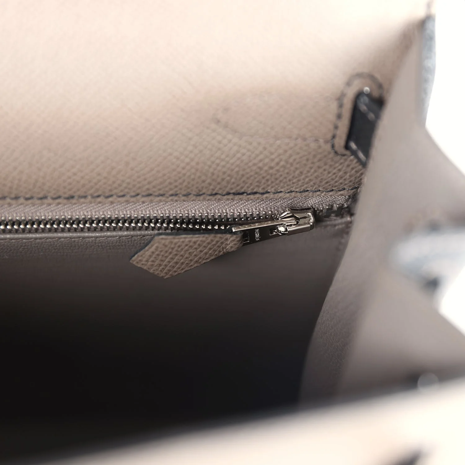 Replicate Hermes Special Order (HSS) Kelly Sellier 28 Etain and Black Epsom Brushed Palladium Hardware(1:1 replica)