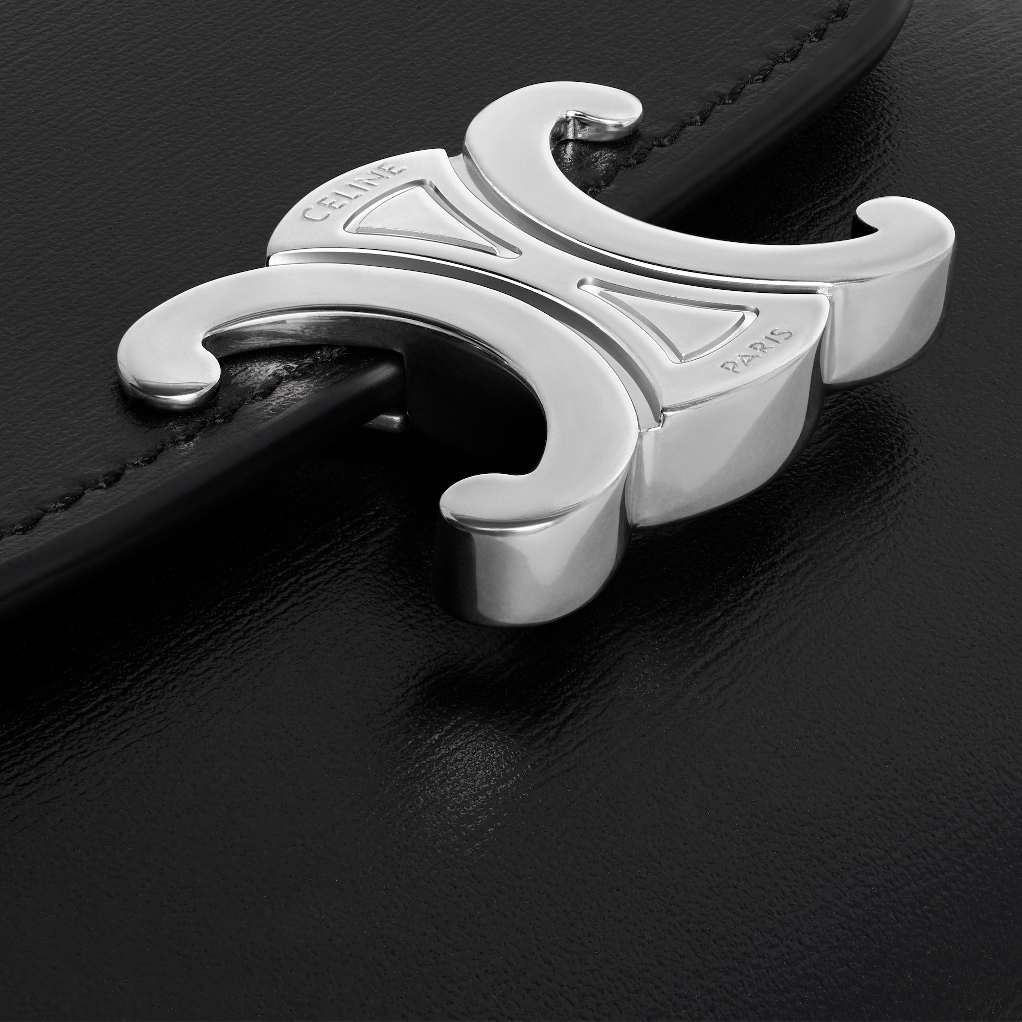 Replicate SMALL FLAP WALLER TRIOMPHE IN SHINY CALFSKIN BLACK(1:1 replica)