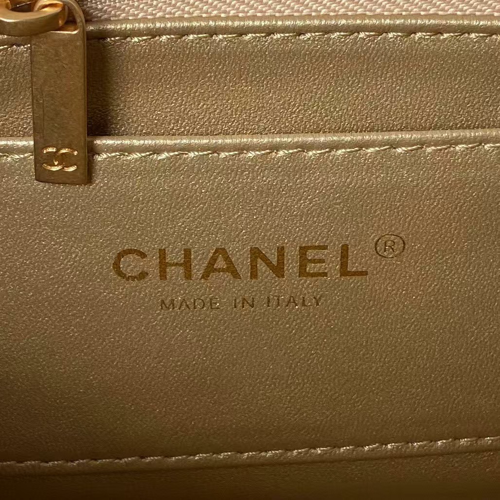 Replicate Chanel AS5011 Flap bag Shiny Lambskin Imitation Pearls   Gold-Tone Metal White(1:1 replica)