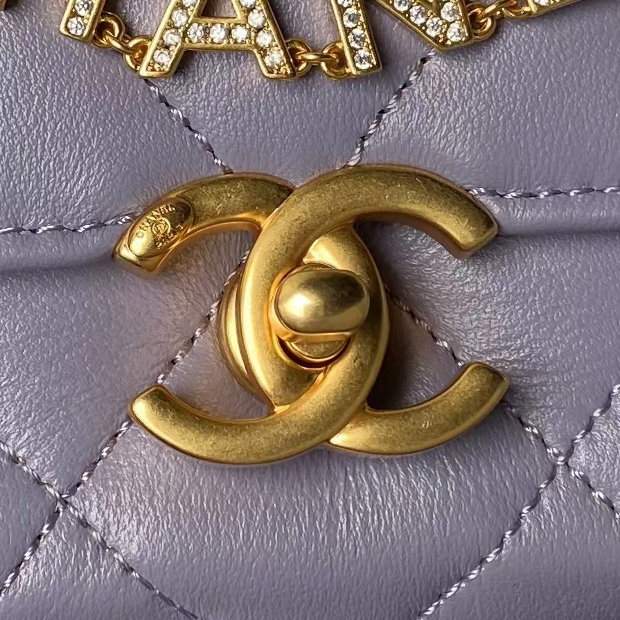 Replicate Chanel AS5011 Flap bag Shiny Lambskin Imitation Pearls   Gold-Tone Metal Light Purple(1:1 replica)