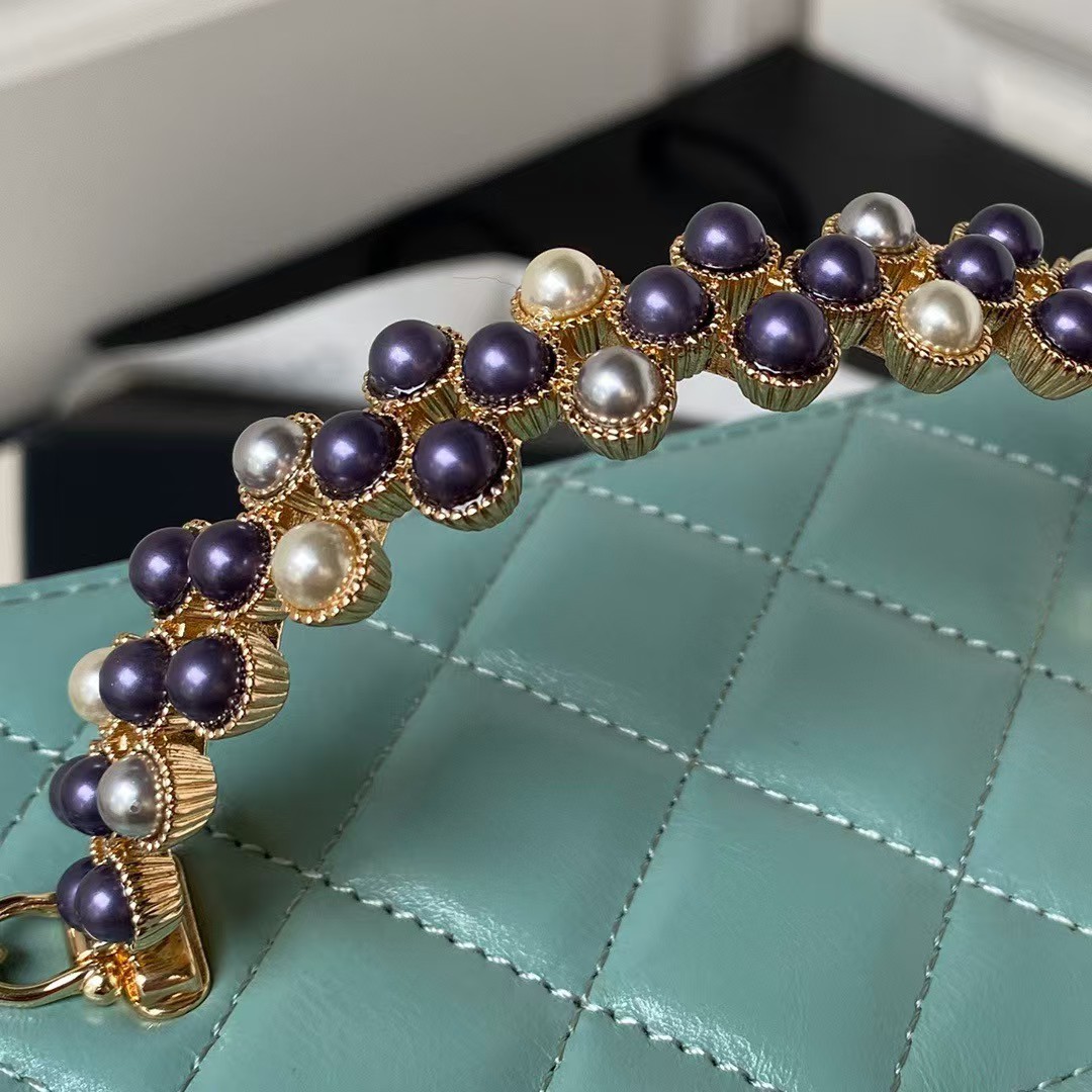 Replicate Chanel AP3804 Clutch Lambskin Cosmetic Bag With Pearl Handle Green(1:1 replica)