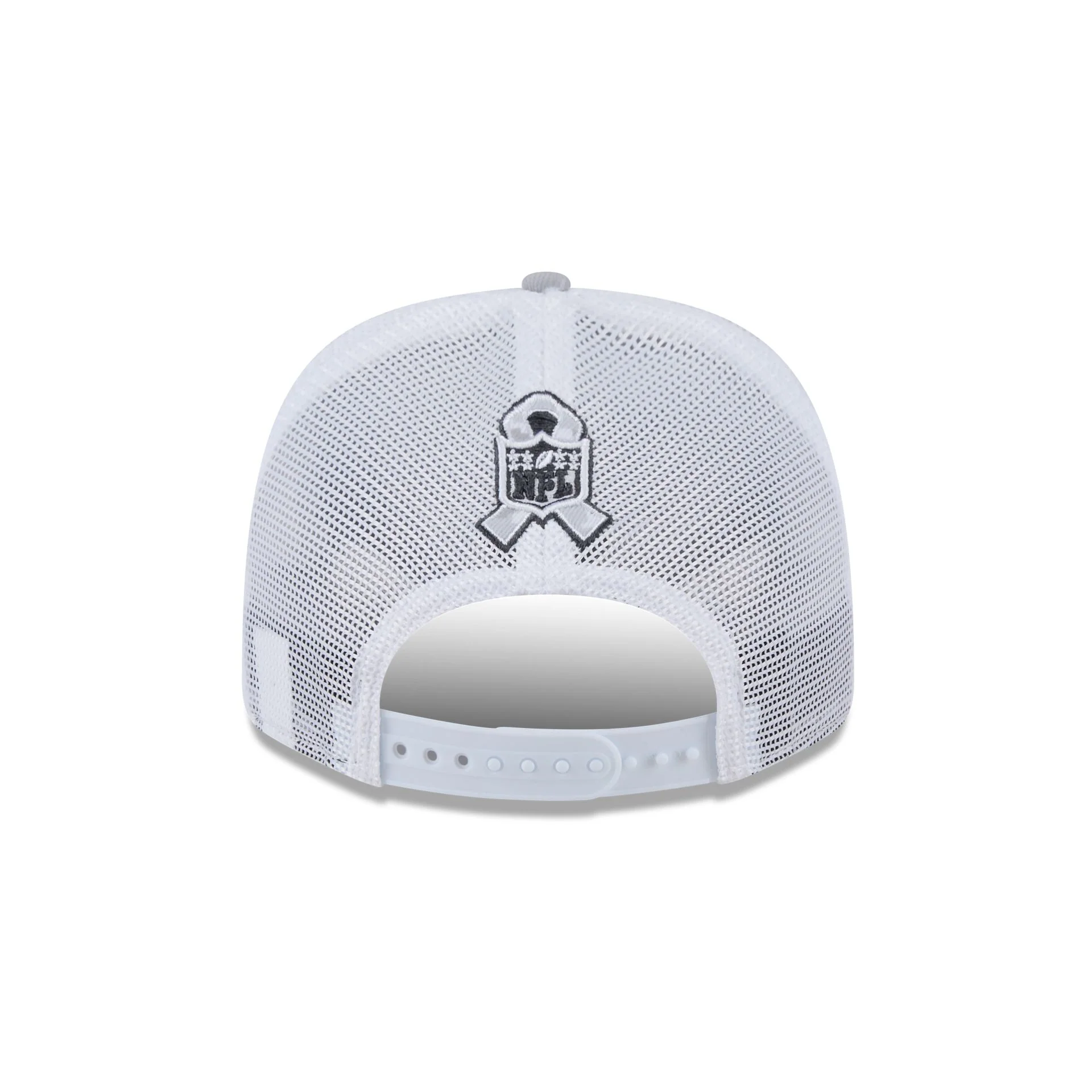 Los Angeles Chargers 2024 Salute to Service 9SEVENTY Trucker Hat