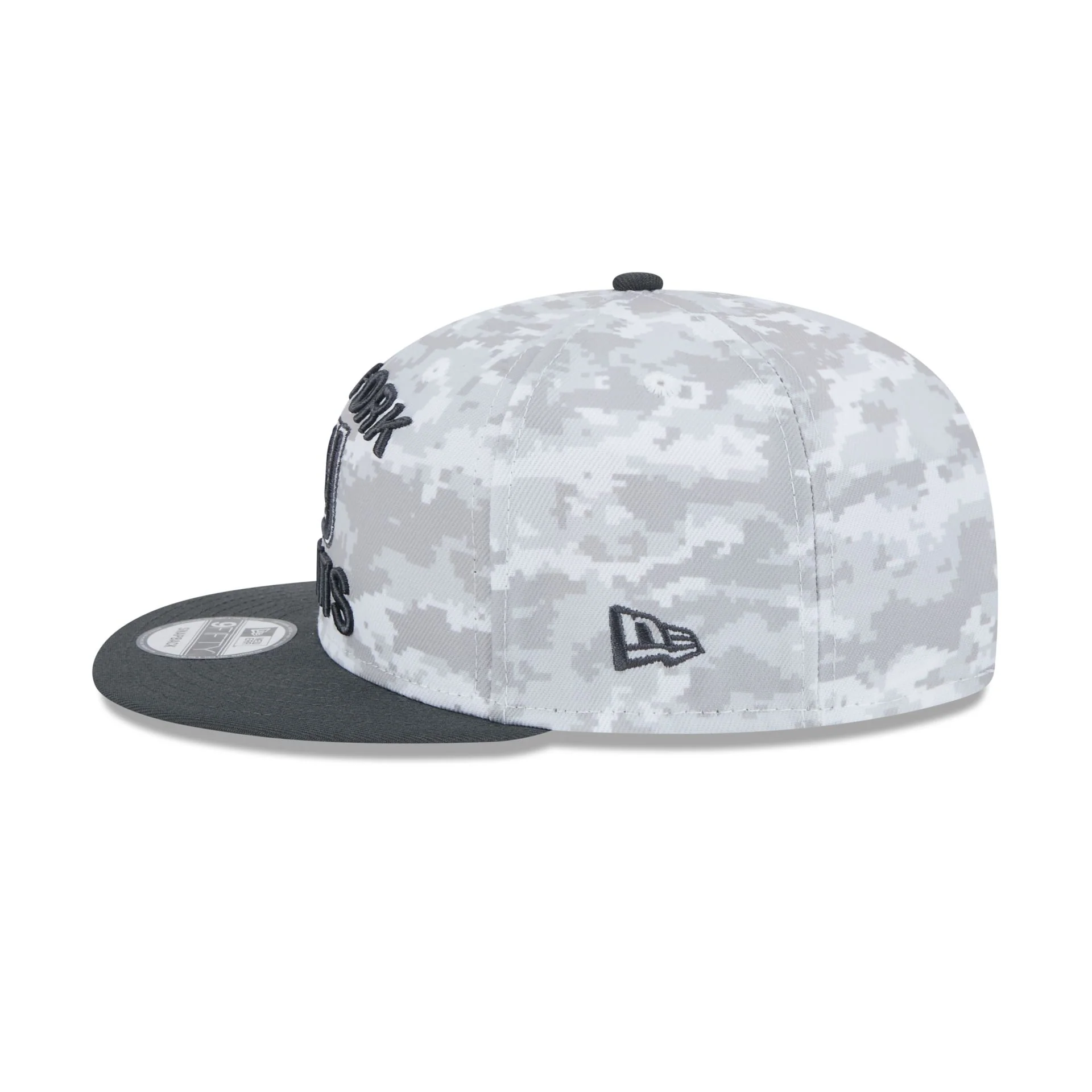 New York Giants 2024 Salute to Service 9FIFTY Snapback Hat