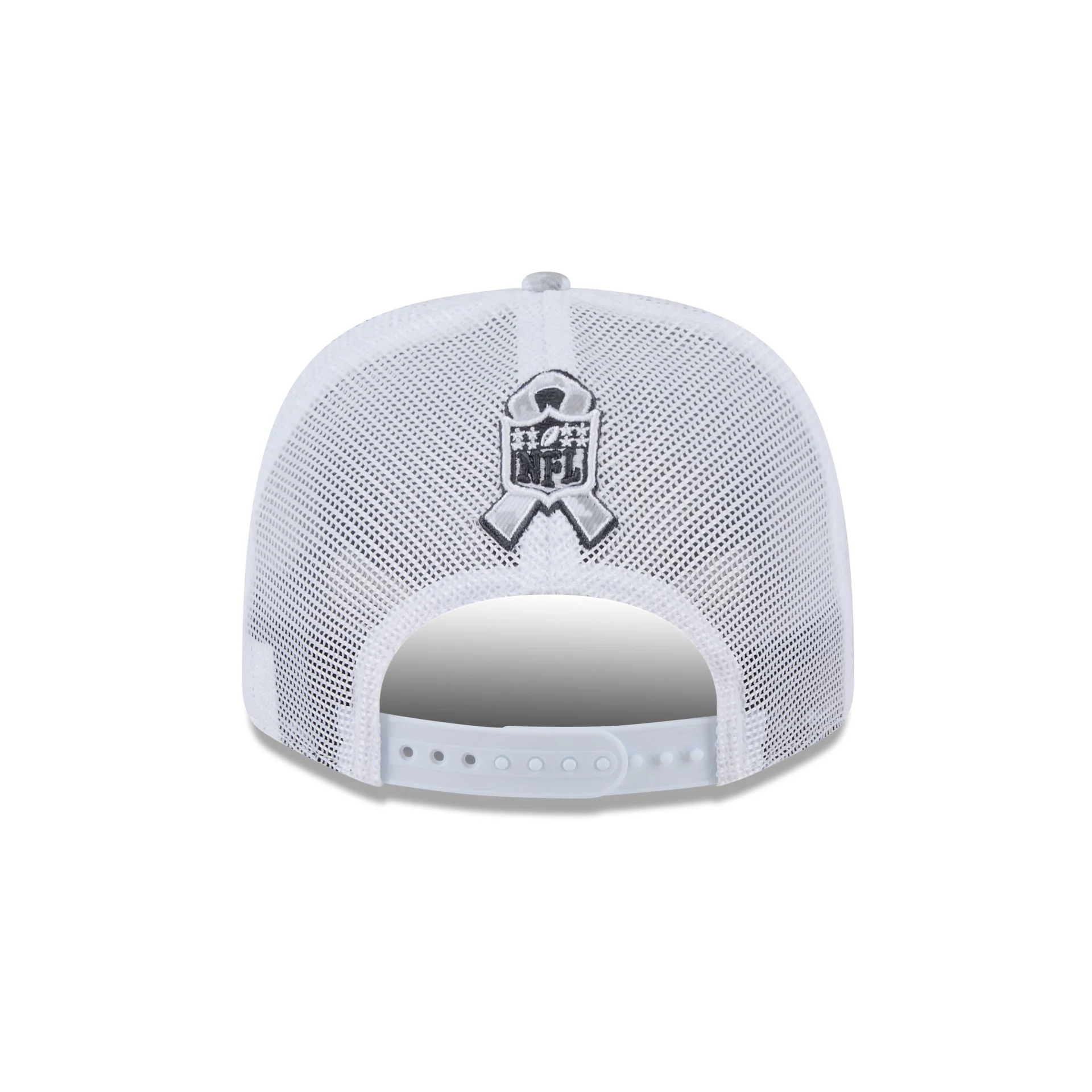 Buffalo Bills 2024 Salute to Service 9SEVENTY Trucker Hat