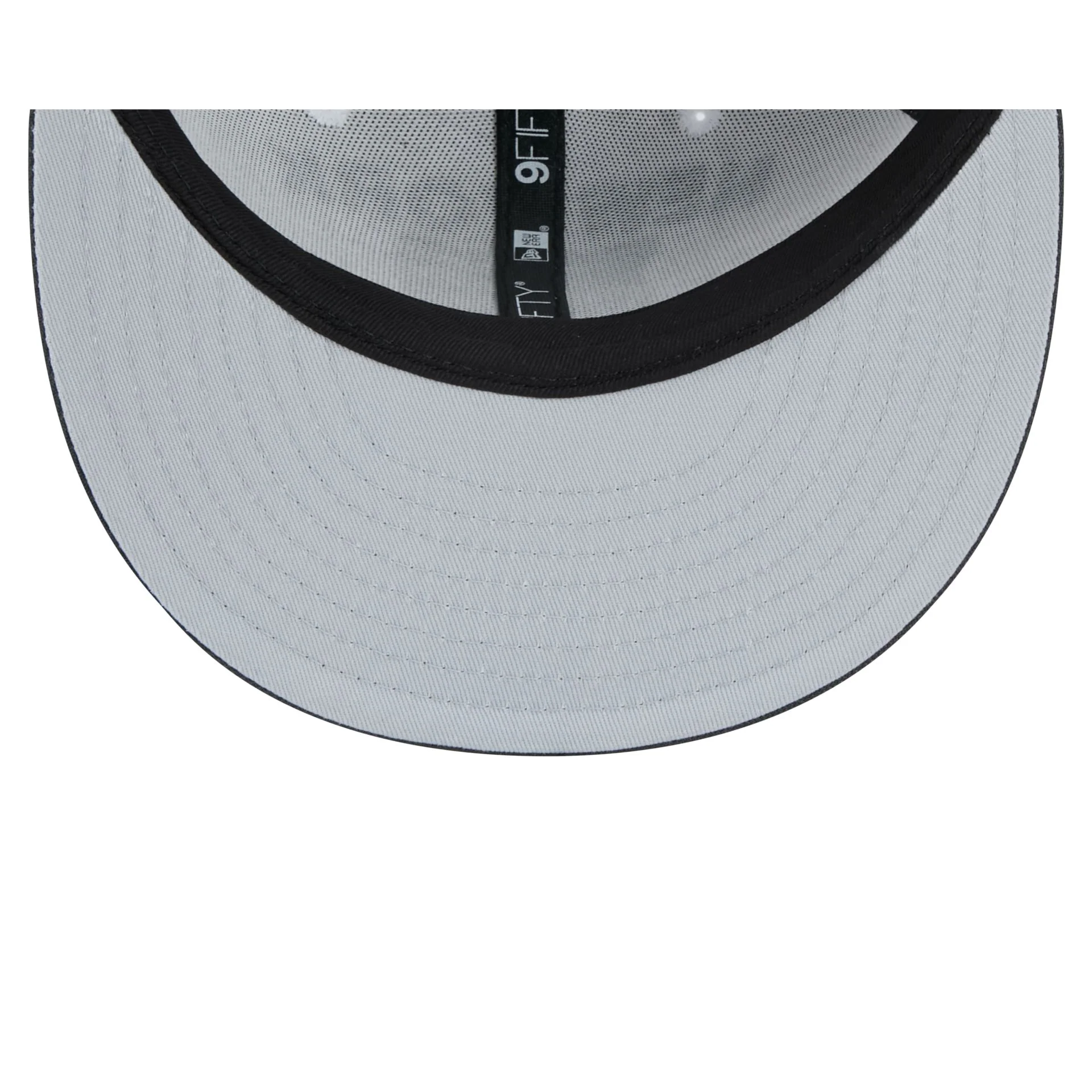 New York Giants 2024 Salute to Service 9FIFTY Snapback Hat