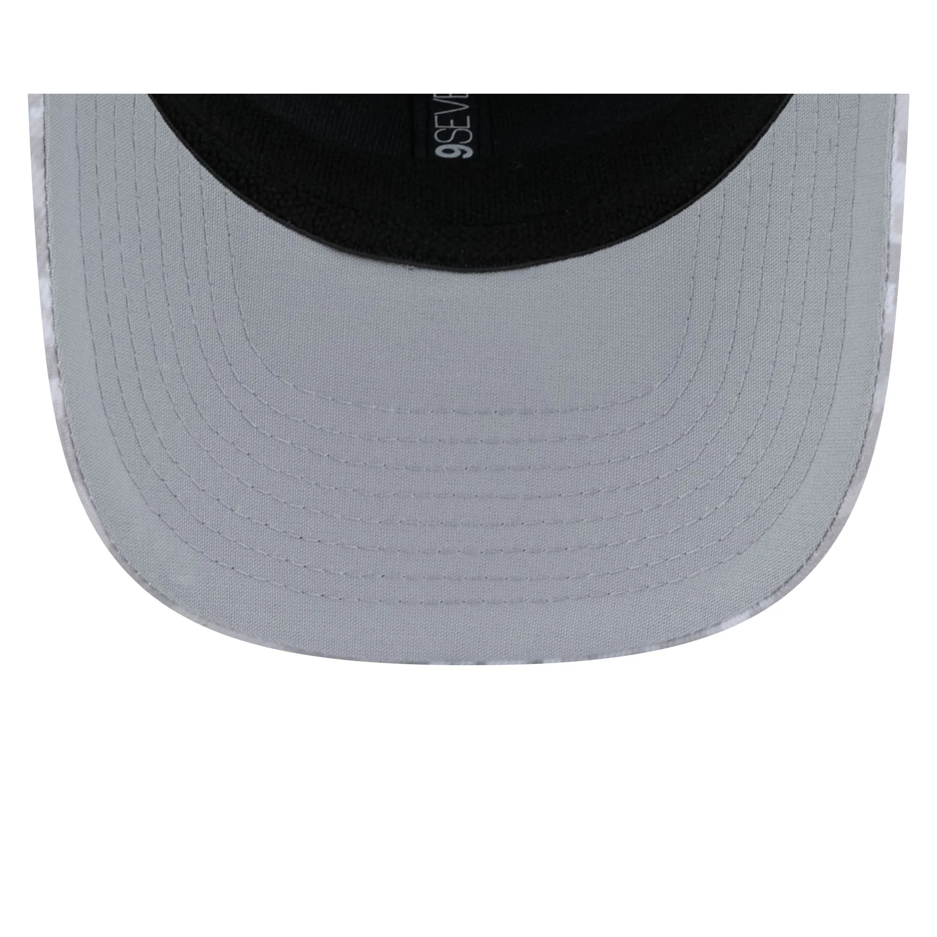 Cincinnati Bengals 2024 Salute to Service 9SEVENTY Trucker Hat