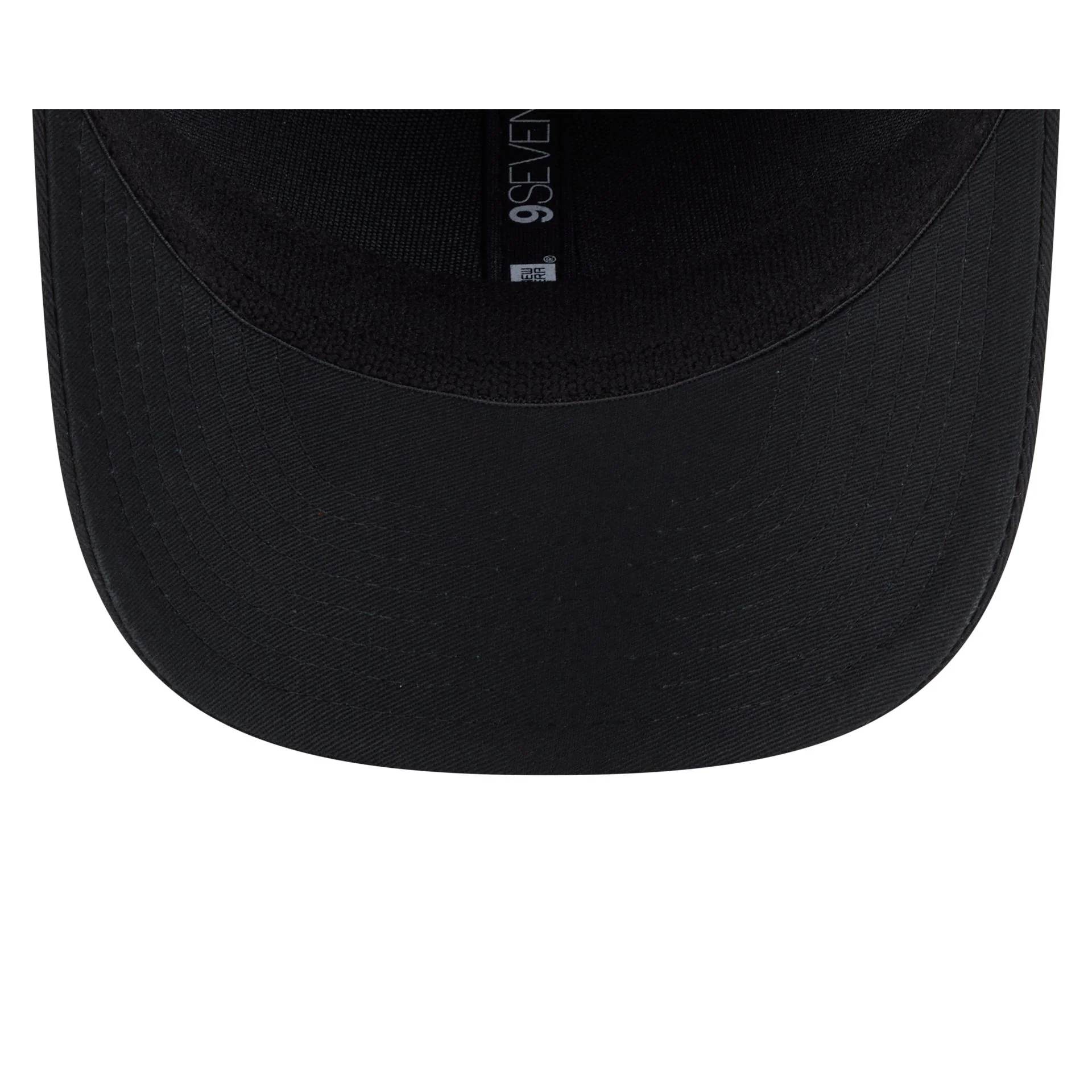 Brooklyn Nets Circle Patch 9SEVENTY Stretch-Snap Hat