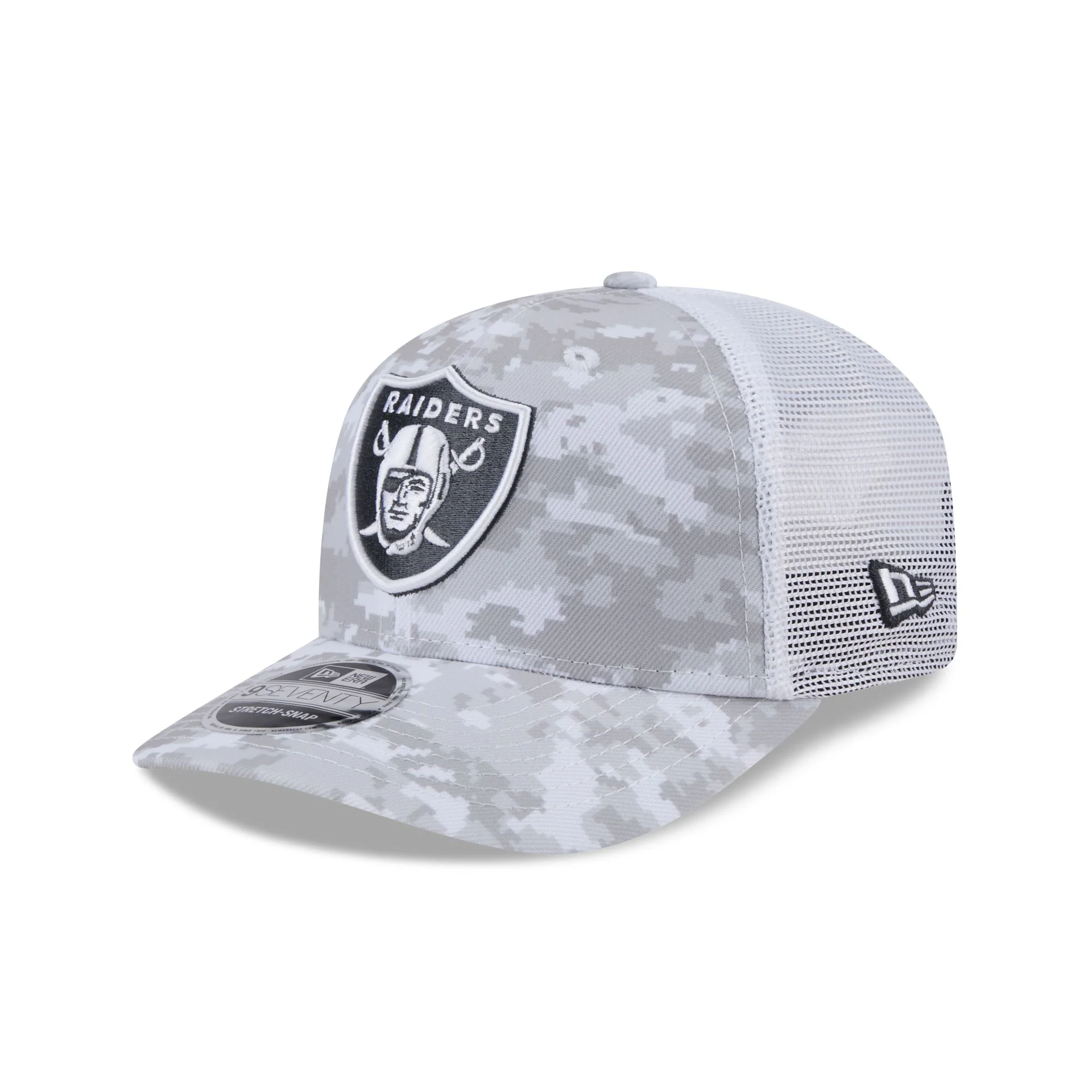 Las Vegas Raiders 2024 Salute to Service 9SEVENTY Trucker Hat