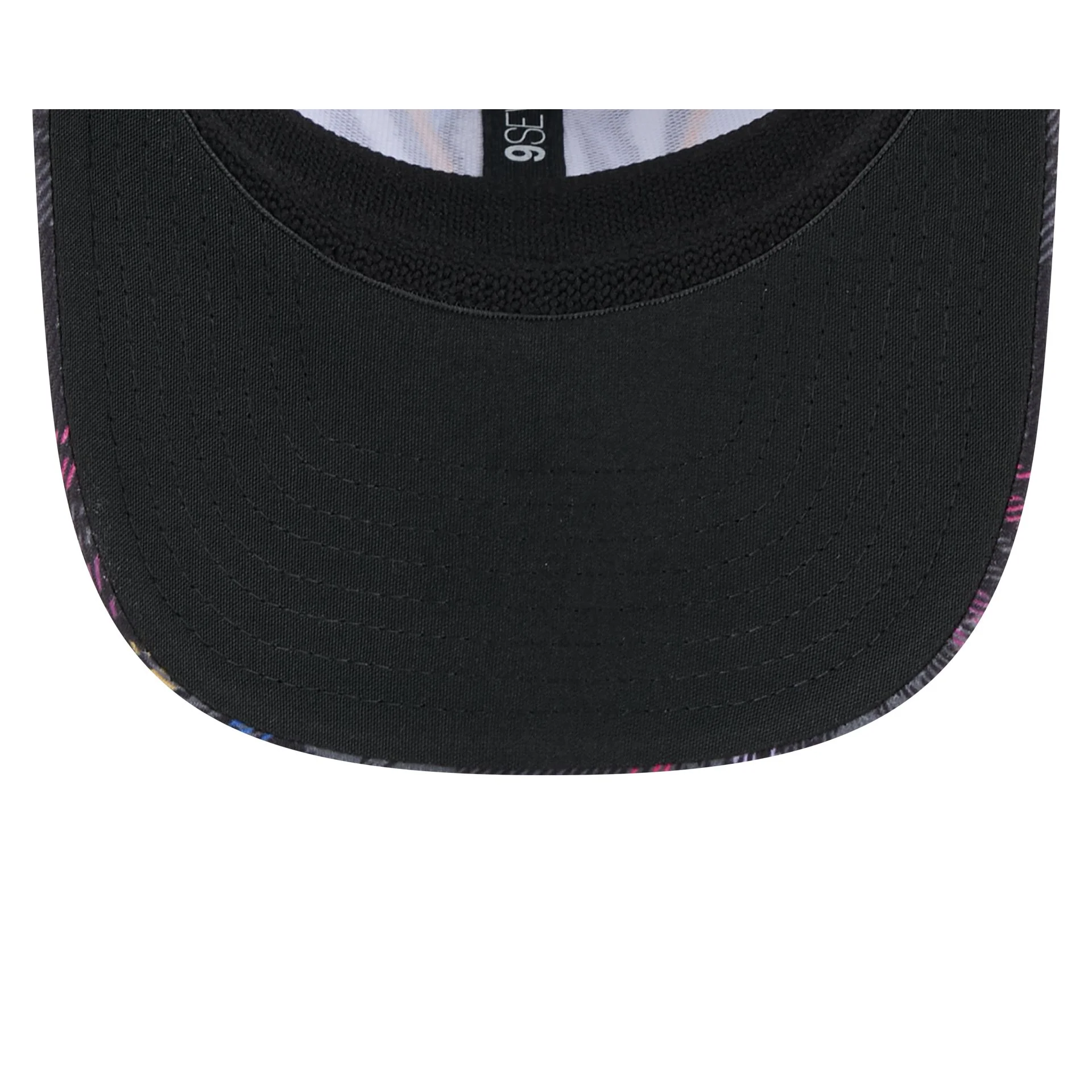 Washington Commanders 2024 Crucial Catch 9SEVENTY Trucker Hat