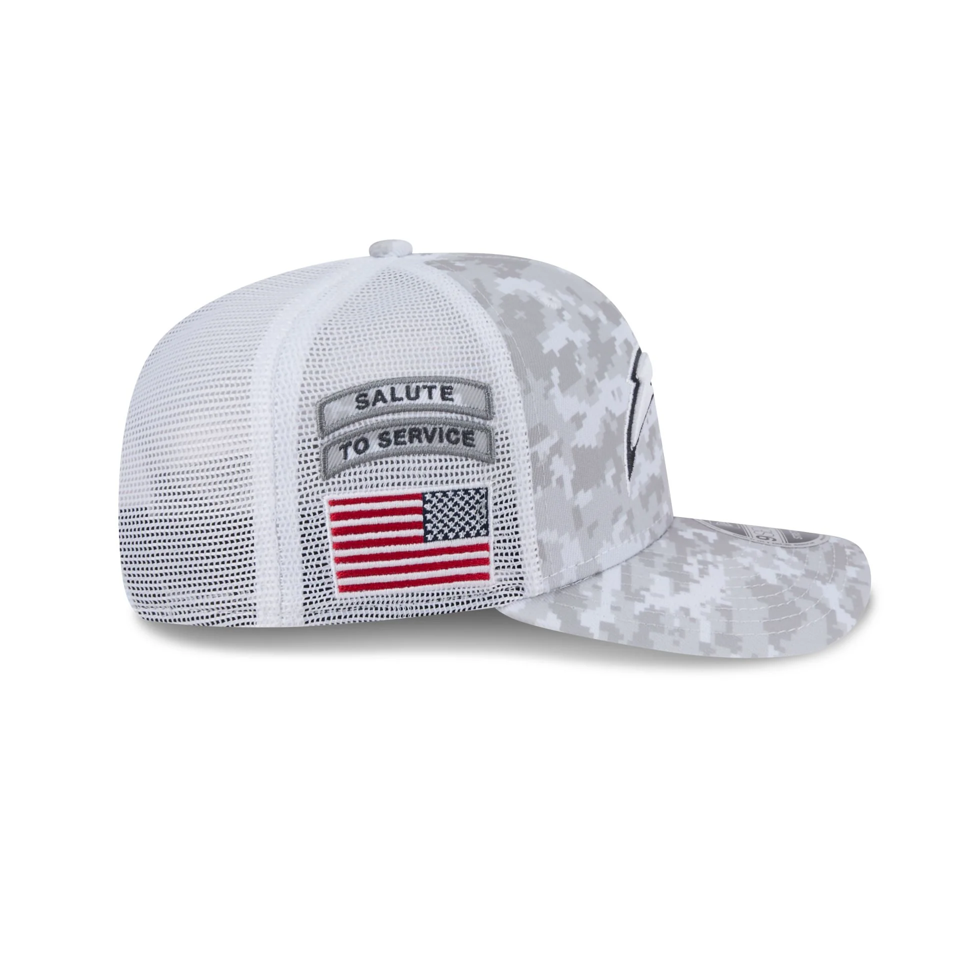 Los Angeles Chargers 2024 Salute to Service 9SEVENTY Trucker Hat