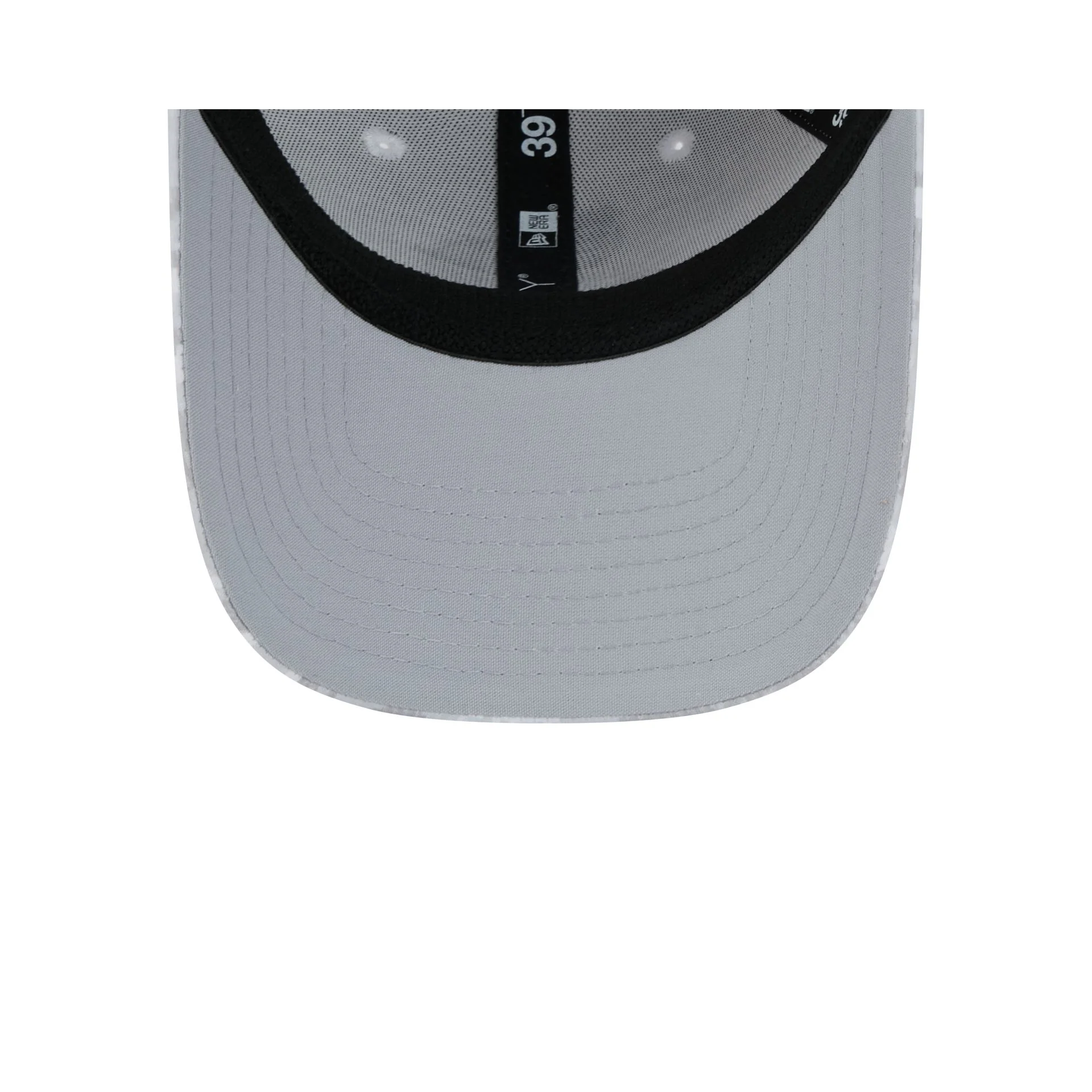 Minnesota Vikings 2024 Salute to Service 39THIRTY Stretch Fit Hat