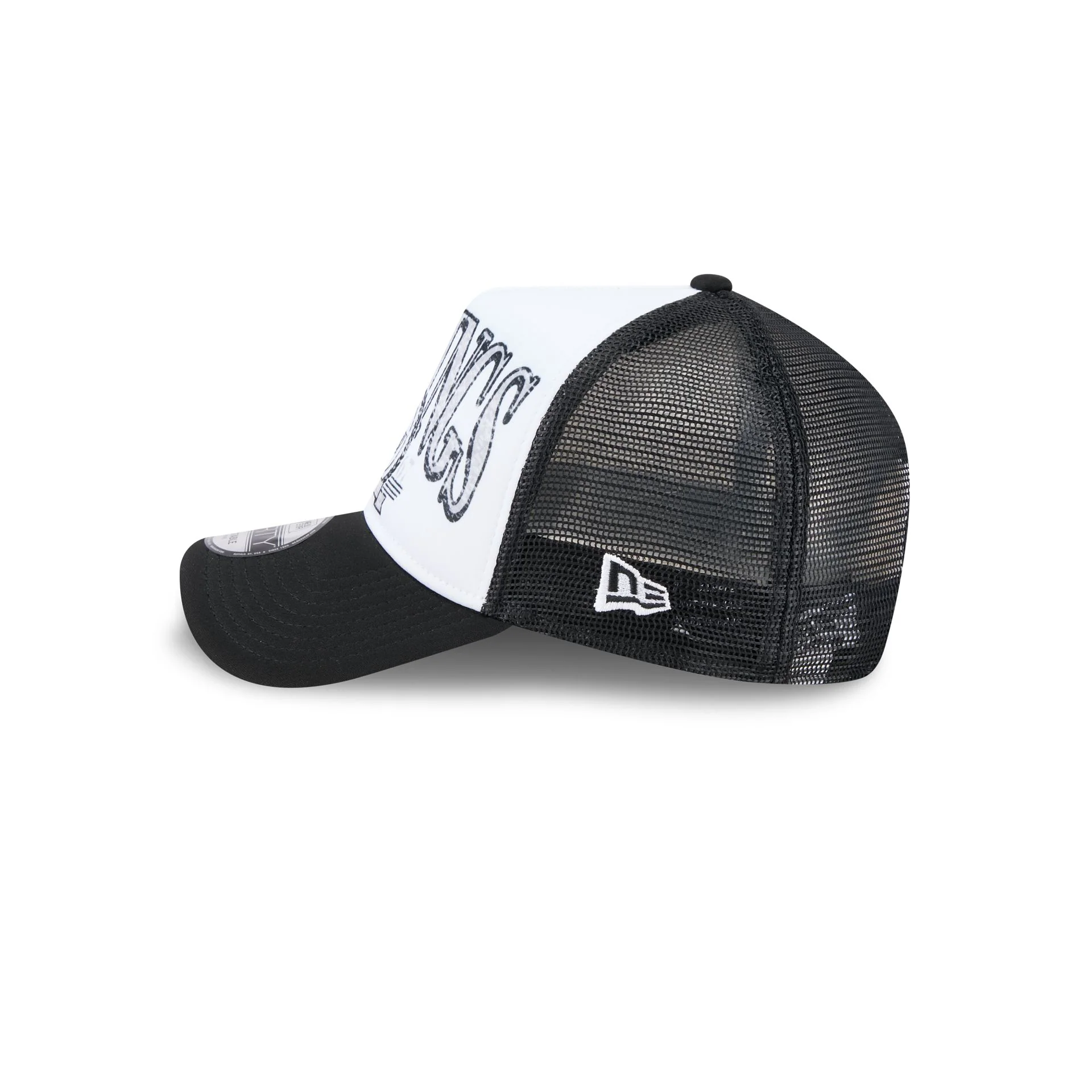 Los Angeles Kings Distressed 9FORTY A-Frame Trucker Hat