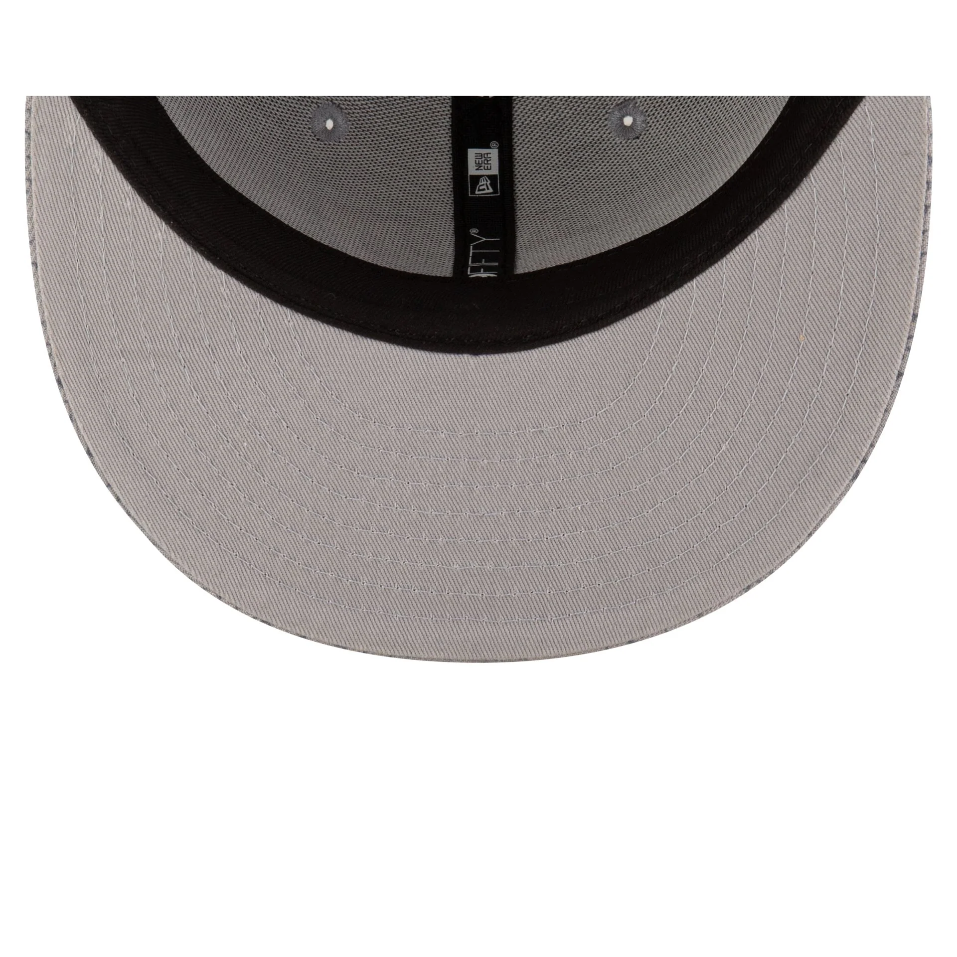 Tampa Bay Buccaneers 2024 Sideline Gray 59FIFTY Fitted Hat