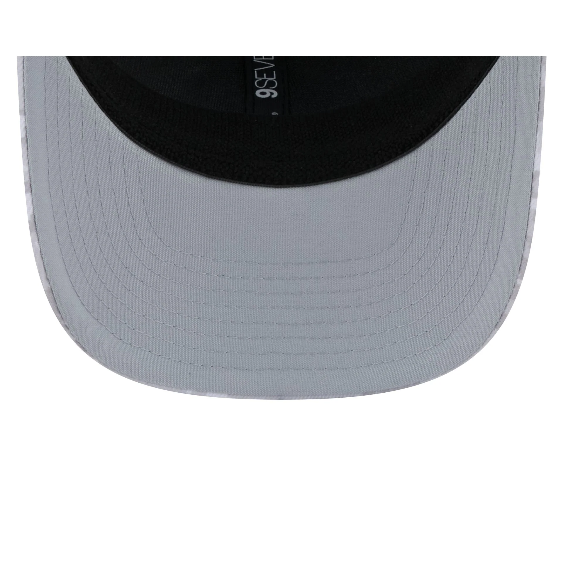 Los Angeles Rams 2024 Salute to Service 9SEVENTY Trucker Hat