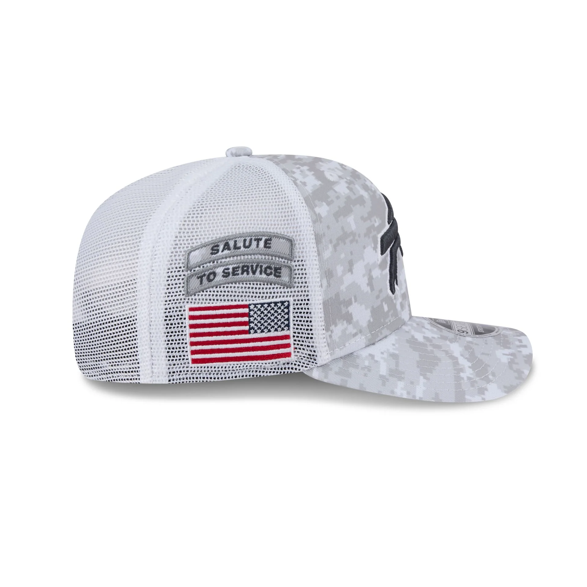 Buffalo Bills 2024 Salute to Service 9SEVENTY Trucker Hat