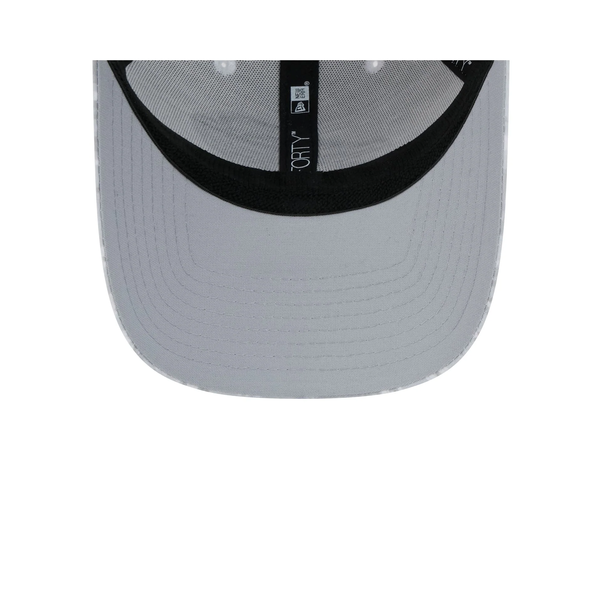 Buffalo Bills 2024 Salute to Service 9FORTY Stretch-Snap Hat