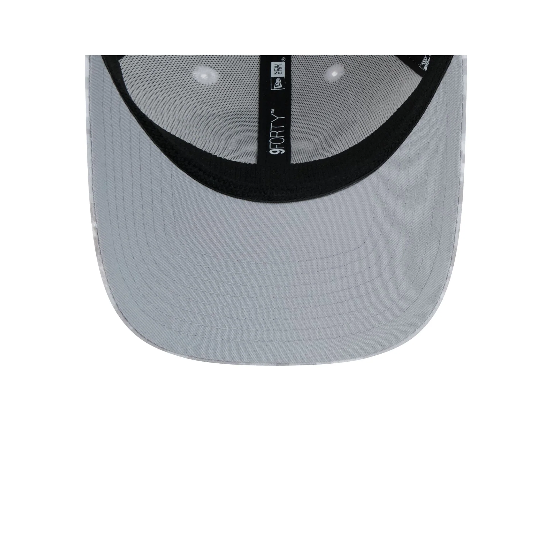 Detroit Lions 2024 Salute to Service 9FORTY Stretch-Snap Hat