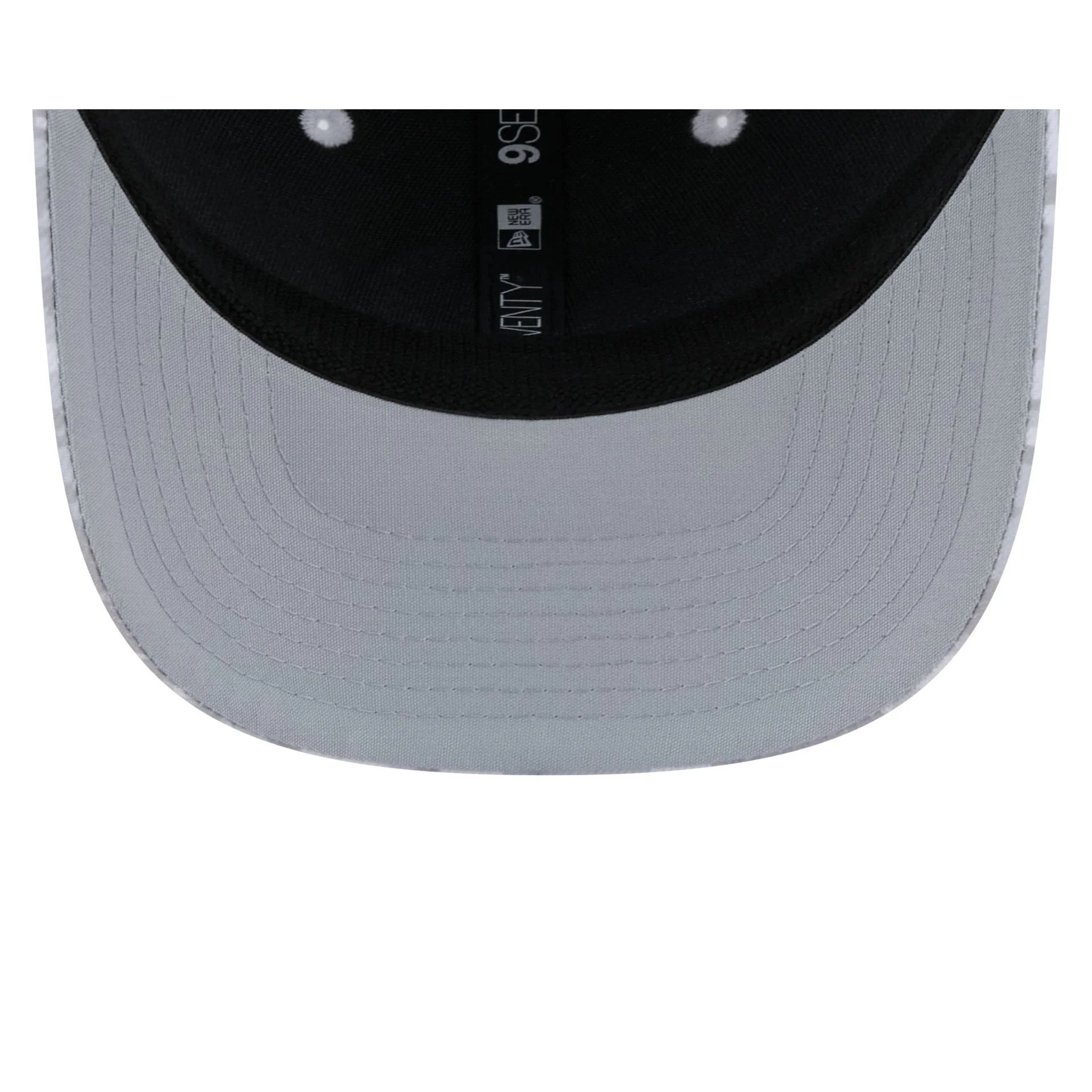 New York Giants 2024 Salute to Service 9SEVENTY Trucker Hat