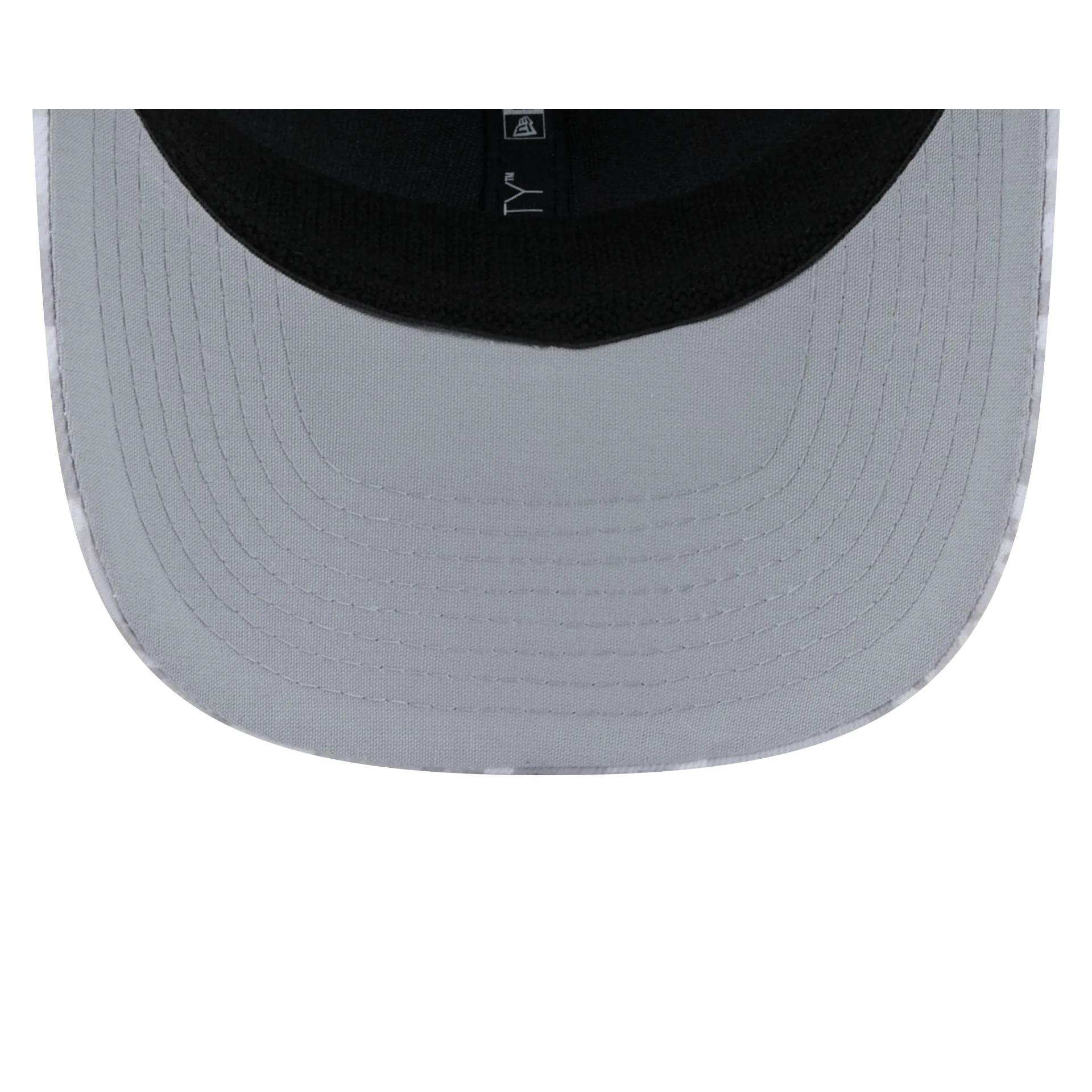 Las Vegas Raiders 2024 Salute to Service 9SEVENTY Trucker Hat