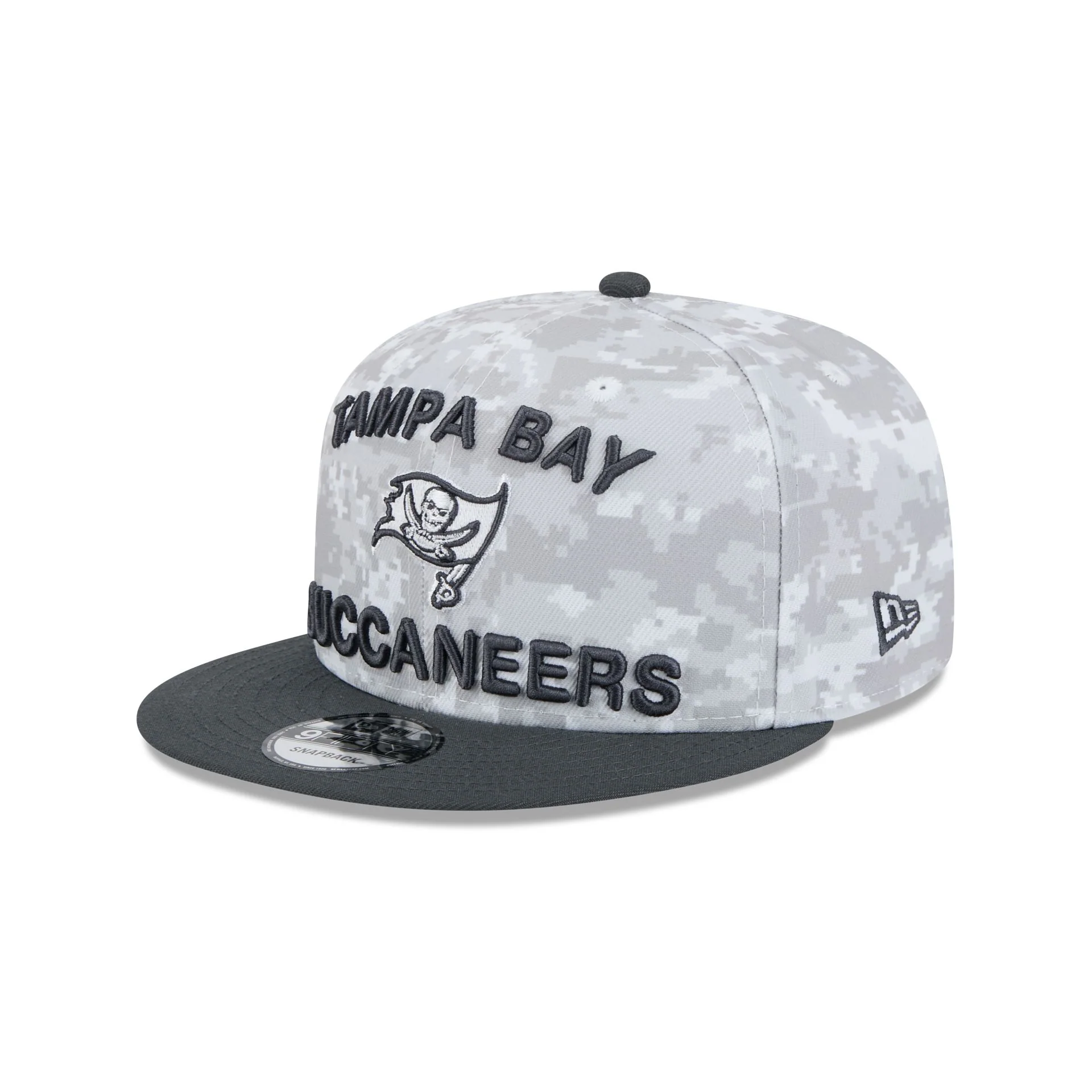Tampa Bay Buccaneers 2024 Salute to Service 9FIFTY Snapback Hat