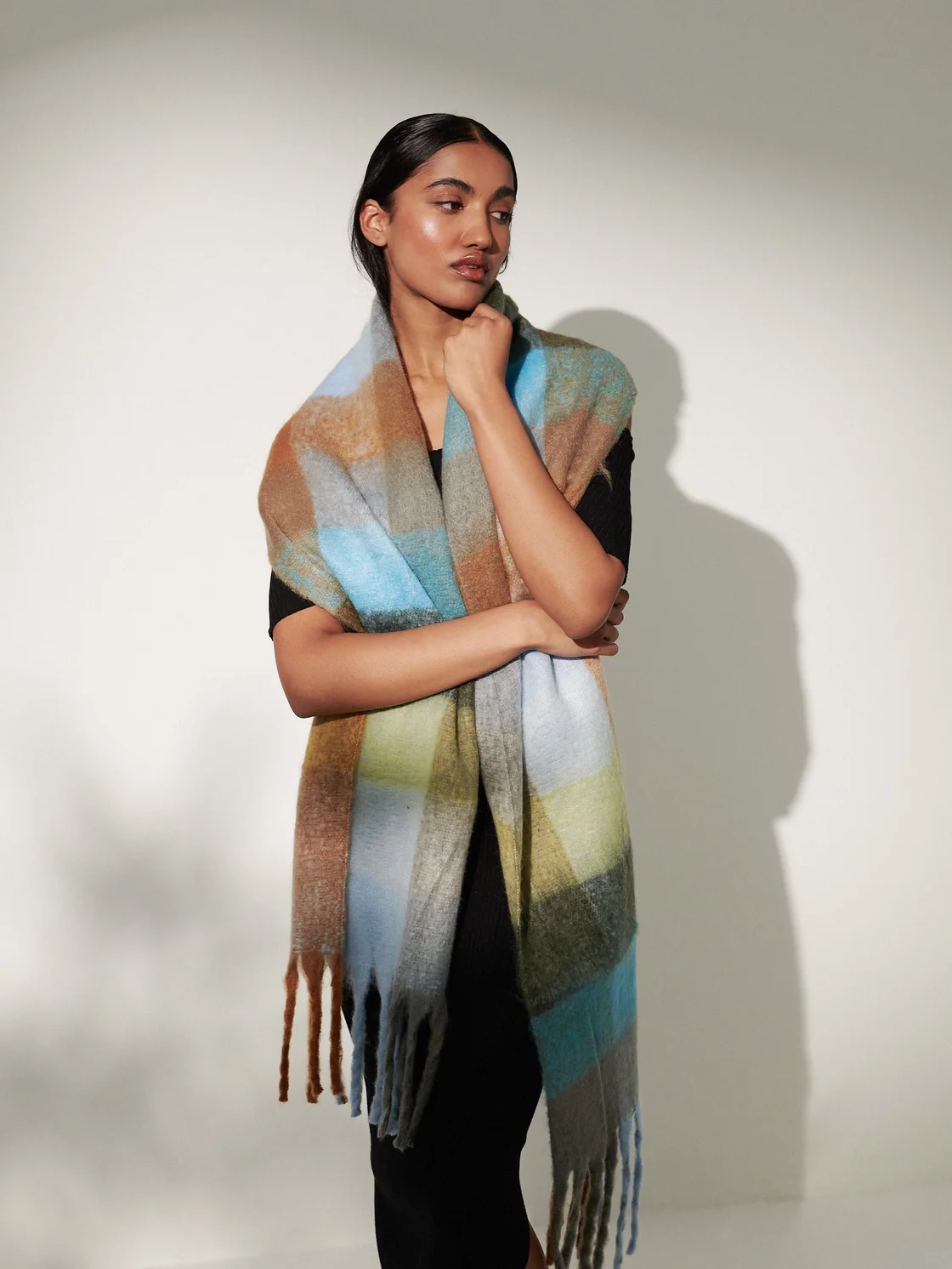 Biscuit Checkered Fluffy Scarf