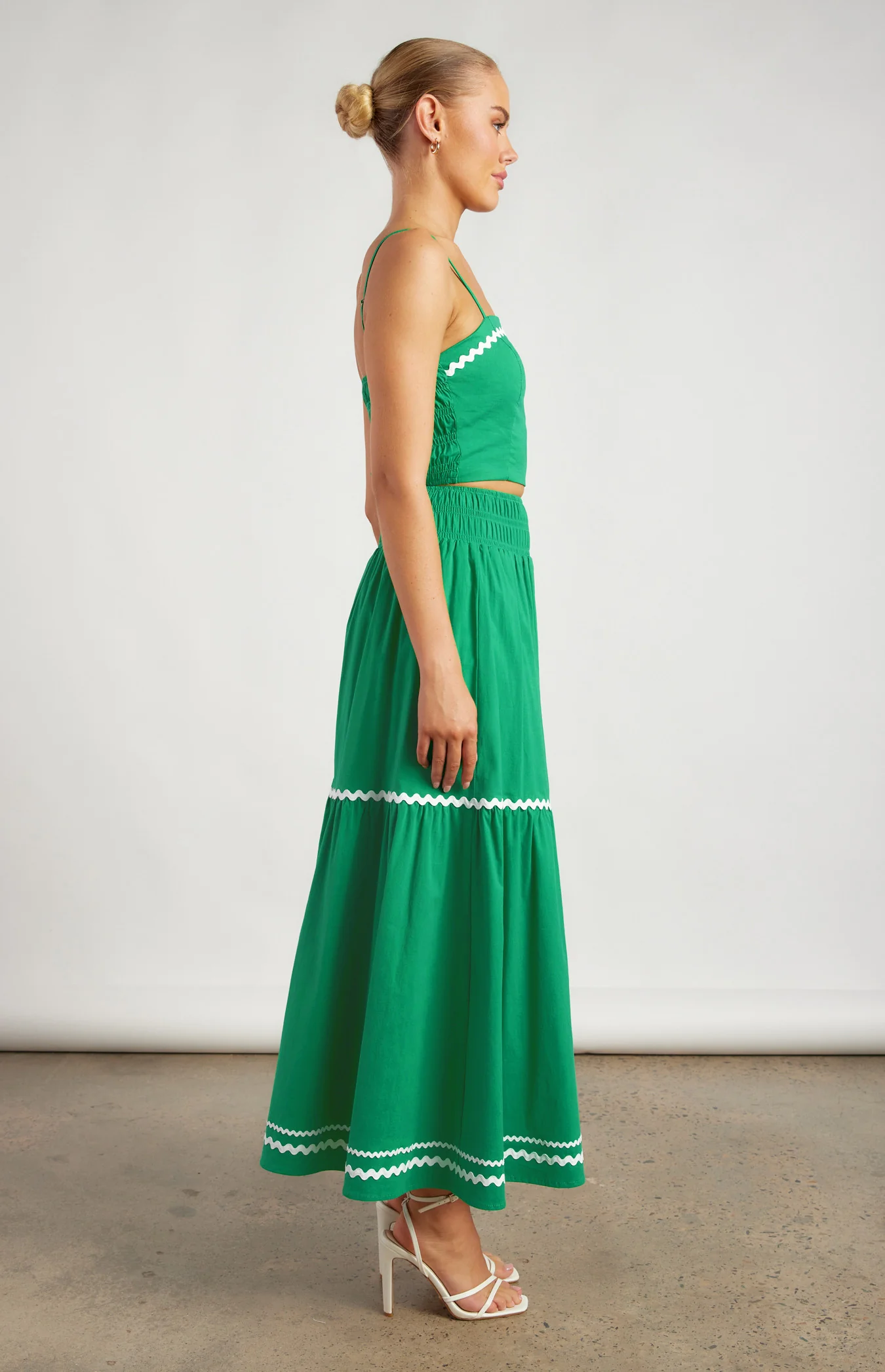 Contrast Wave Trim Shirred Detail Set with Top and Skirt