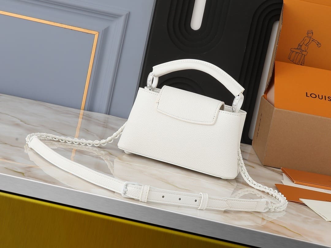 Louis Vuitton M23956 Capucines East-West Mini - FrasersFashion