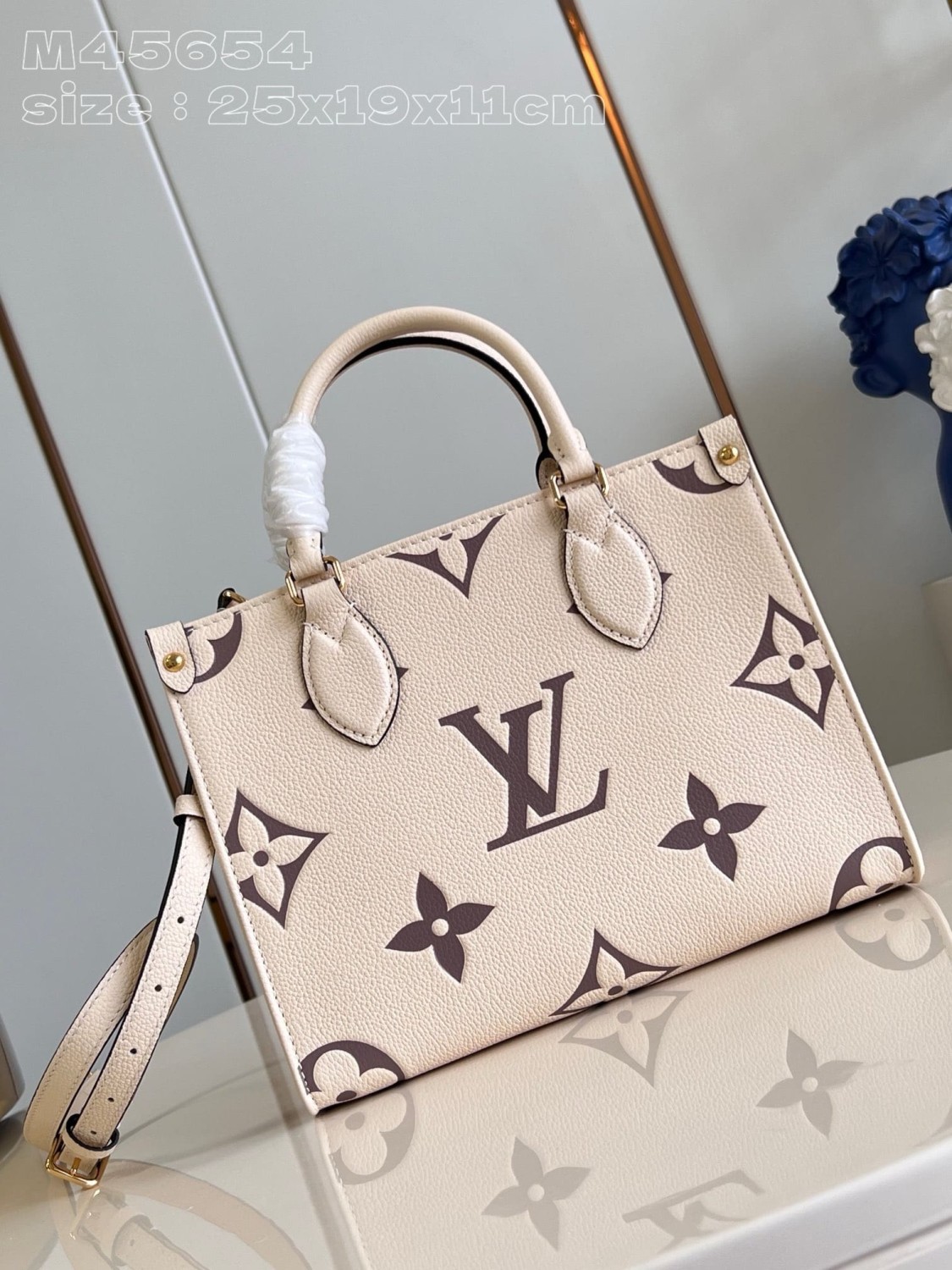 Louis Vuitton White Empreinte Onthego PM M45654 - FrasersFashion