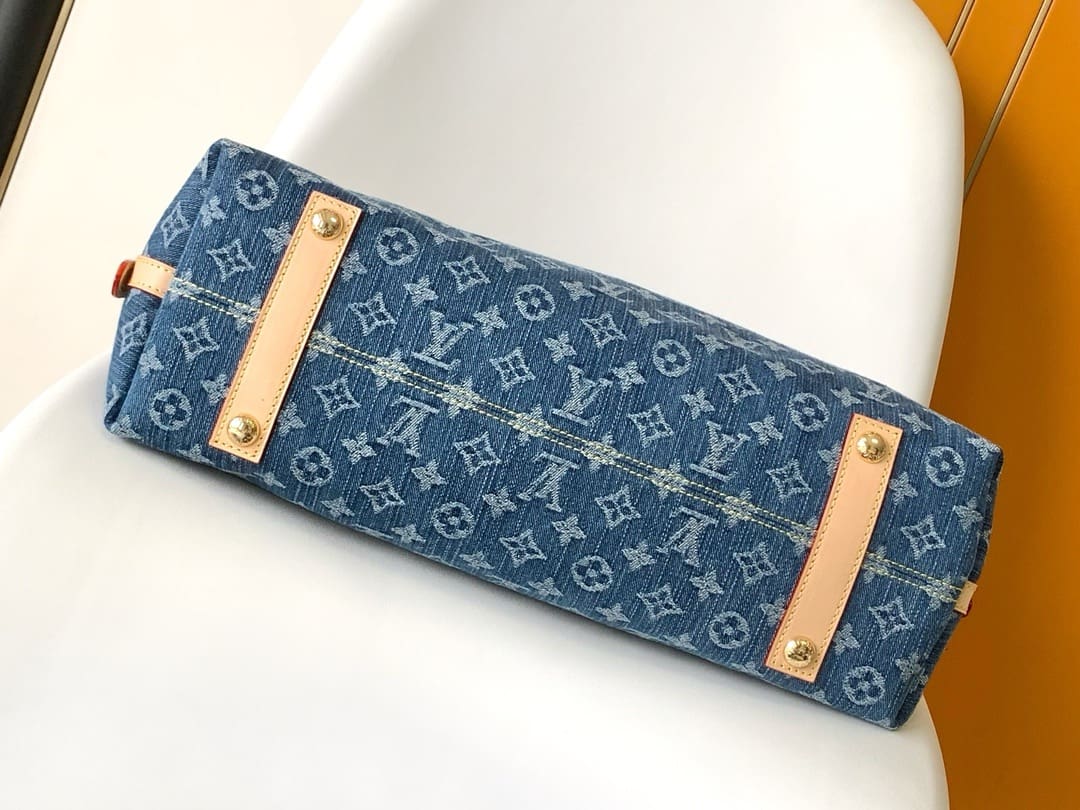 Louis Vuitton M46855 CarryAll MM - FrasersFashion