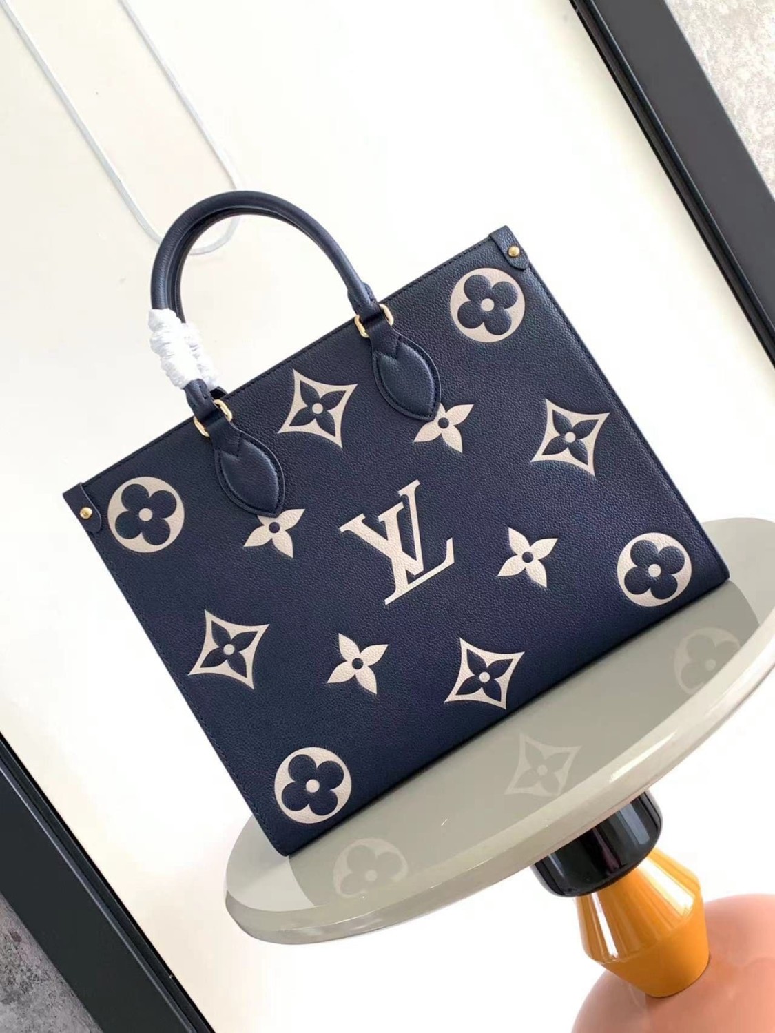 Louis Vuitton M47084 OnTheGo MM - FrasersFashion