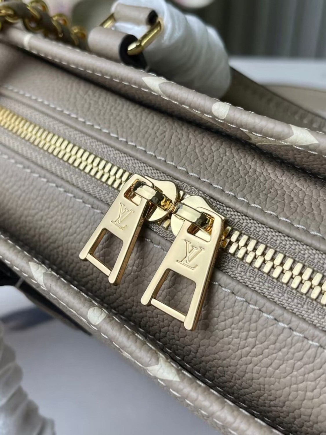 Louis Vuitton OnTheGo East West M23641 - FrasersFashion