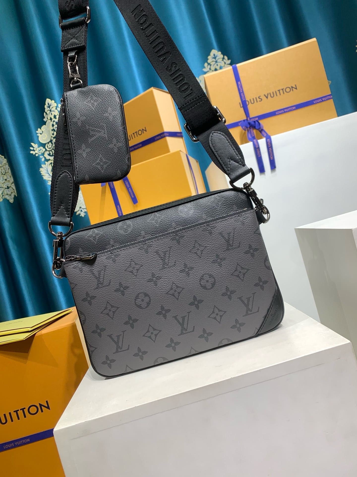 Louis Vuitton M69443 Trio Messenger - FrasersFashion