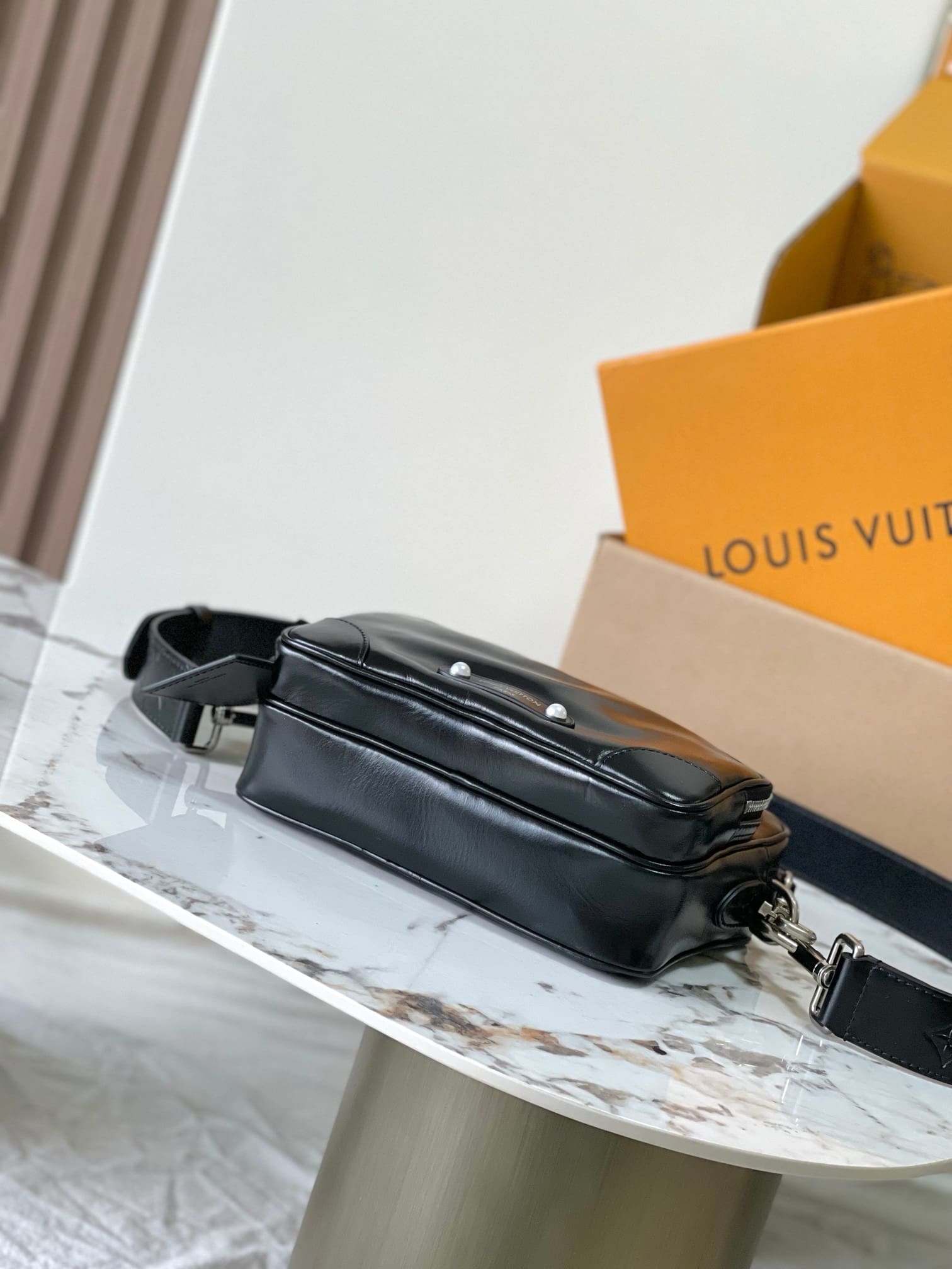 Louis Vuitton M13987 Nil - FrasersFashion