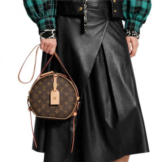 Louis Vuitton M44391 Dauphine MM - FrasersFashion