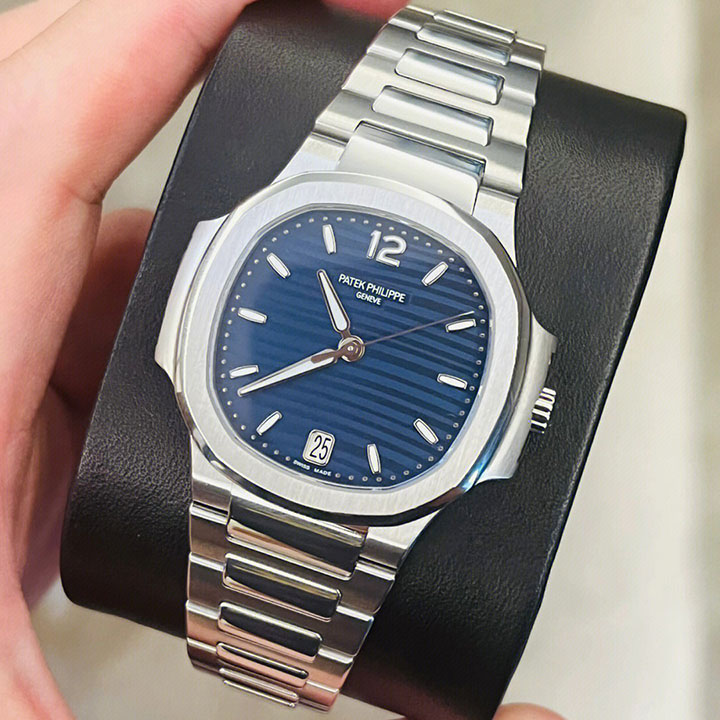 Patek Philippe Nautilus 7118/1A-001 - FrasersFashion