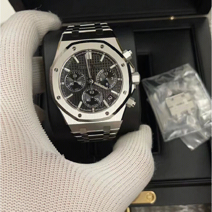 Audemars Piguet ROYAL OAK SELFWINDING CHRONOGRAPH Ref. 26240ST.OO.1320ST.02 - FrasersFashion