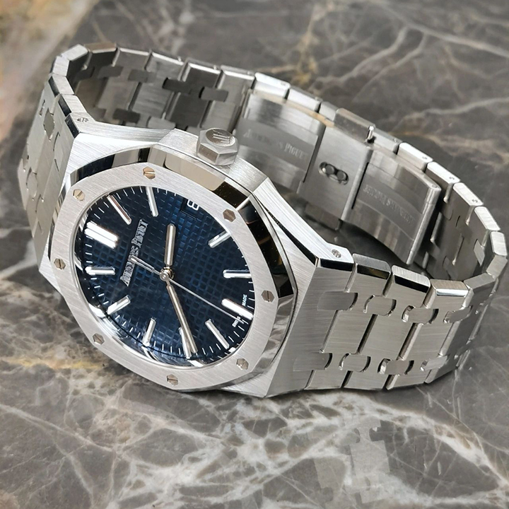 Audemars Piguet ROYAL OAK SERIES AUTOMATIC WINDING WATCH Ref. 15510ST.OO.1320ST.01 - FrasersFashion