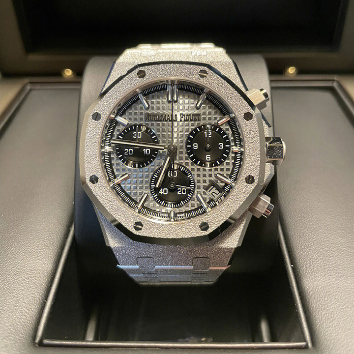 Audemars Piguet ROYAL OAK SELFWINDING CHRONOGRAPH 26240BC.GG.1324BC.01 - FrasersFashion