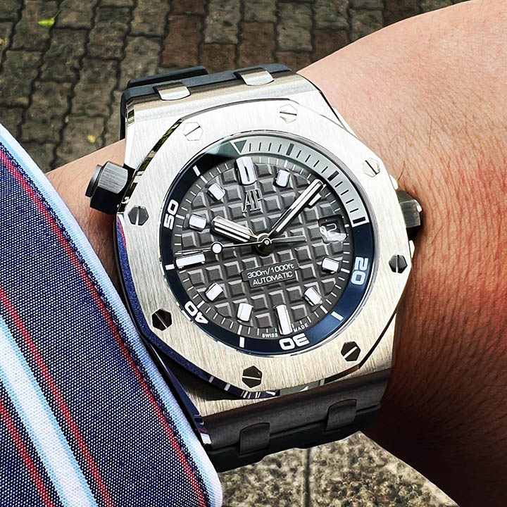Audemars Piguet ROYAL OAK OFFSHORE DIVER Ref. 15720ST.OO.A009CA.01 - FrasersFashion