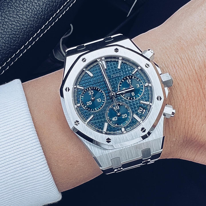 Audemars Piguet ROYAL OAK SELFWINDING CHRONOGRAPH Ref. 26240ST.OO.1320ST.01 - FrasersFashion