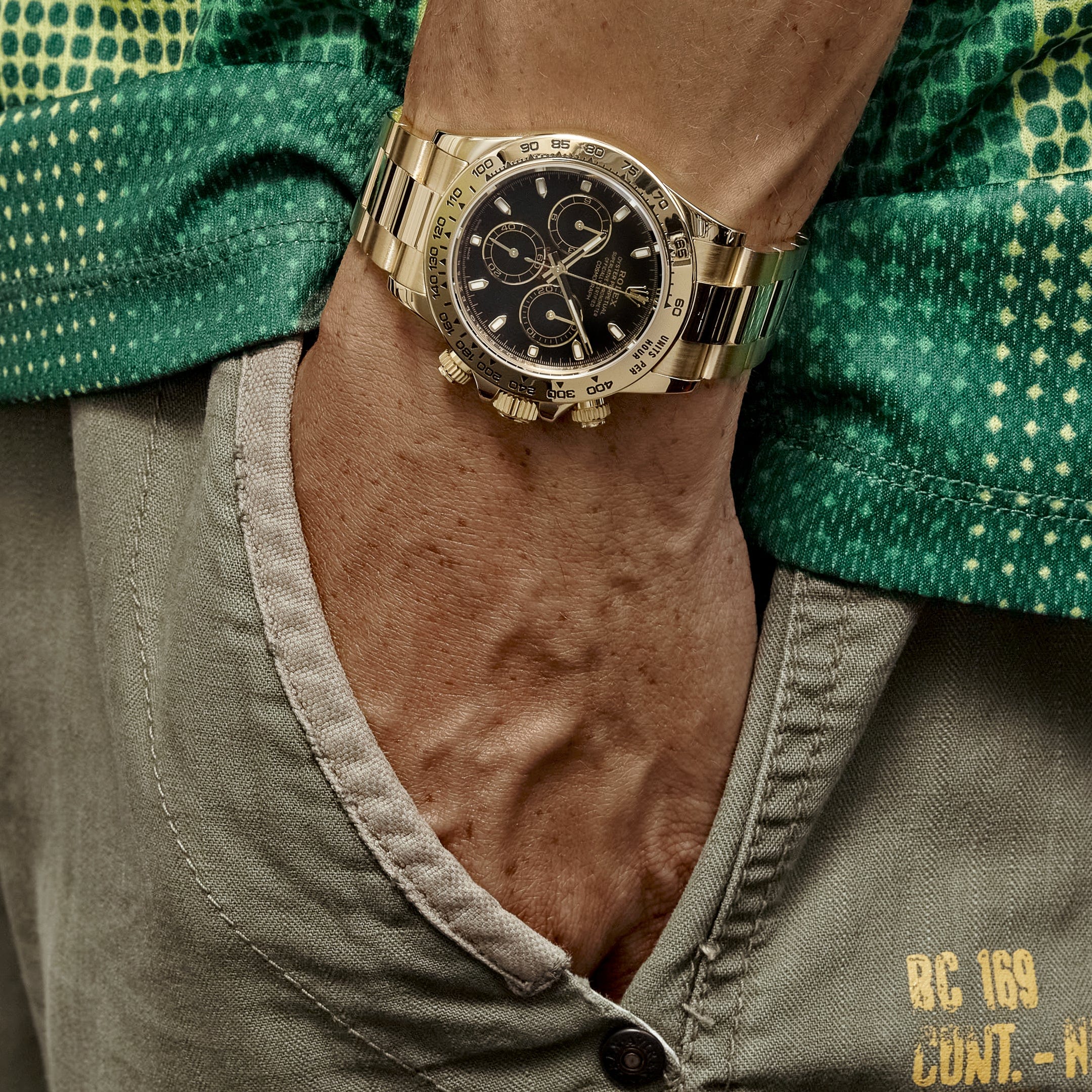 Rolex Daytona 116508 Yellow Gold Black Dial (2023) - FrasersFashion
