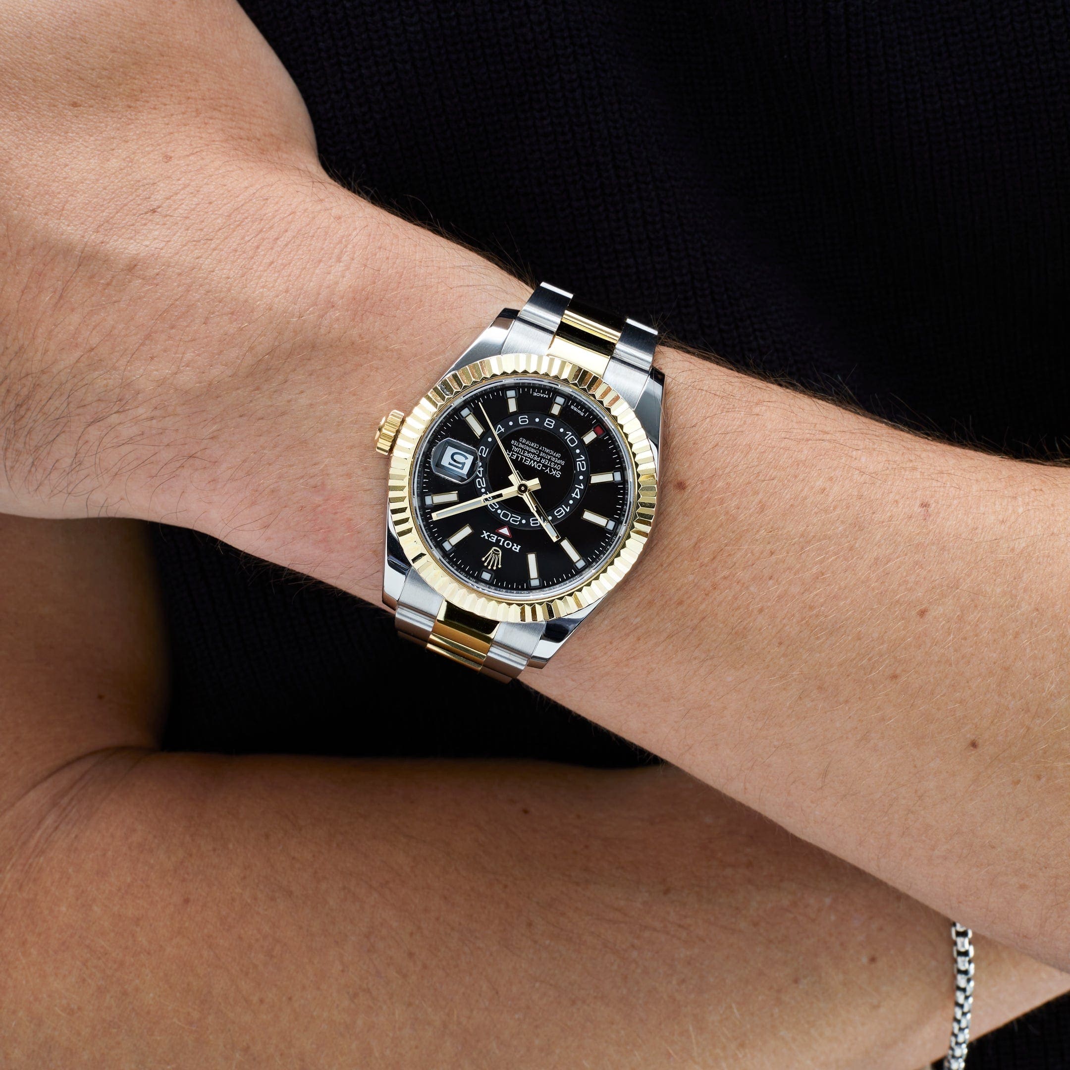 Rolex Sky-Dweller 326933 Stainless Steel Yellow Gold Black Dial (2020) - FrasersFashion