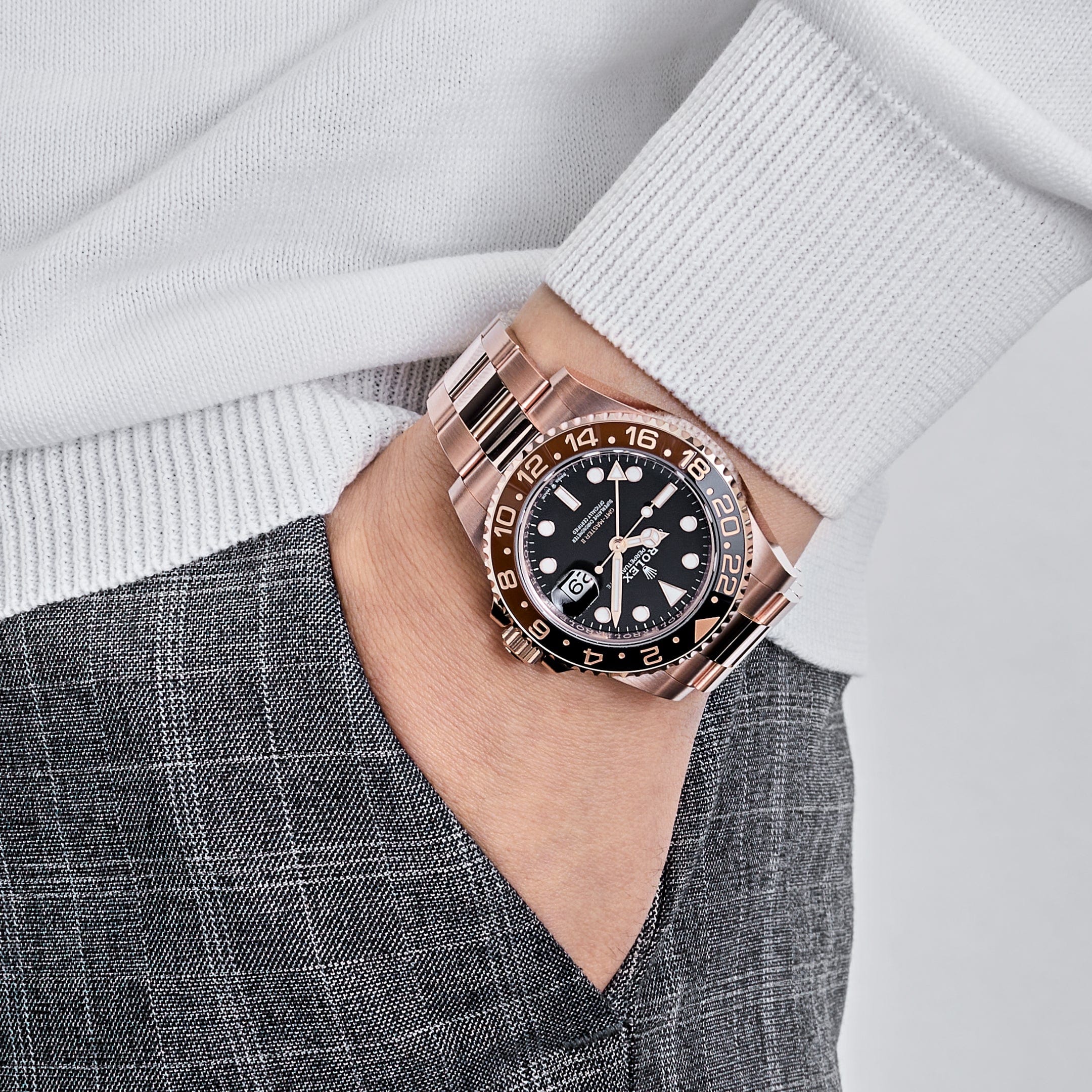 Rolex GMT-Master II 126715CHNR ??Root Beer?? Rose Gold Black Dial (2019) - FrasersFashion