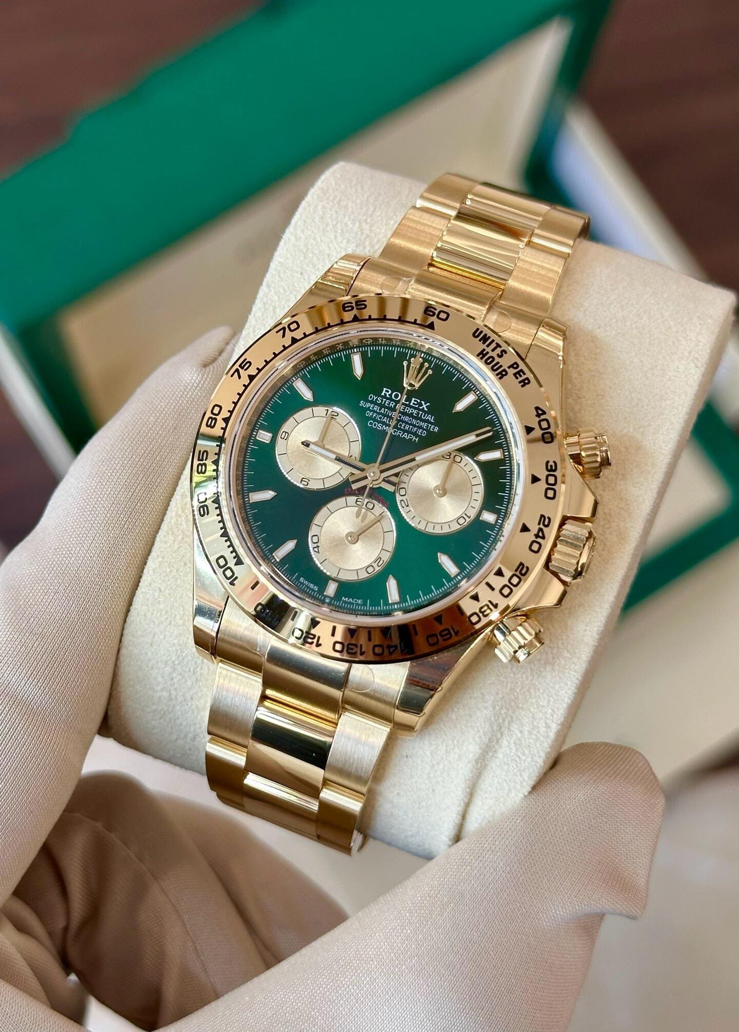 Rolex Daytona 126508 Yellow Gold Green Dial (2025) - FrasersFashion