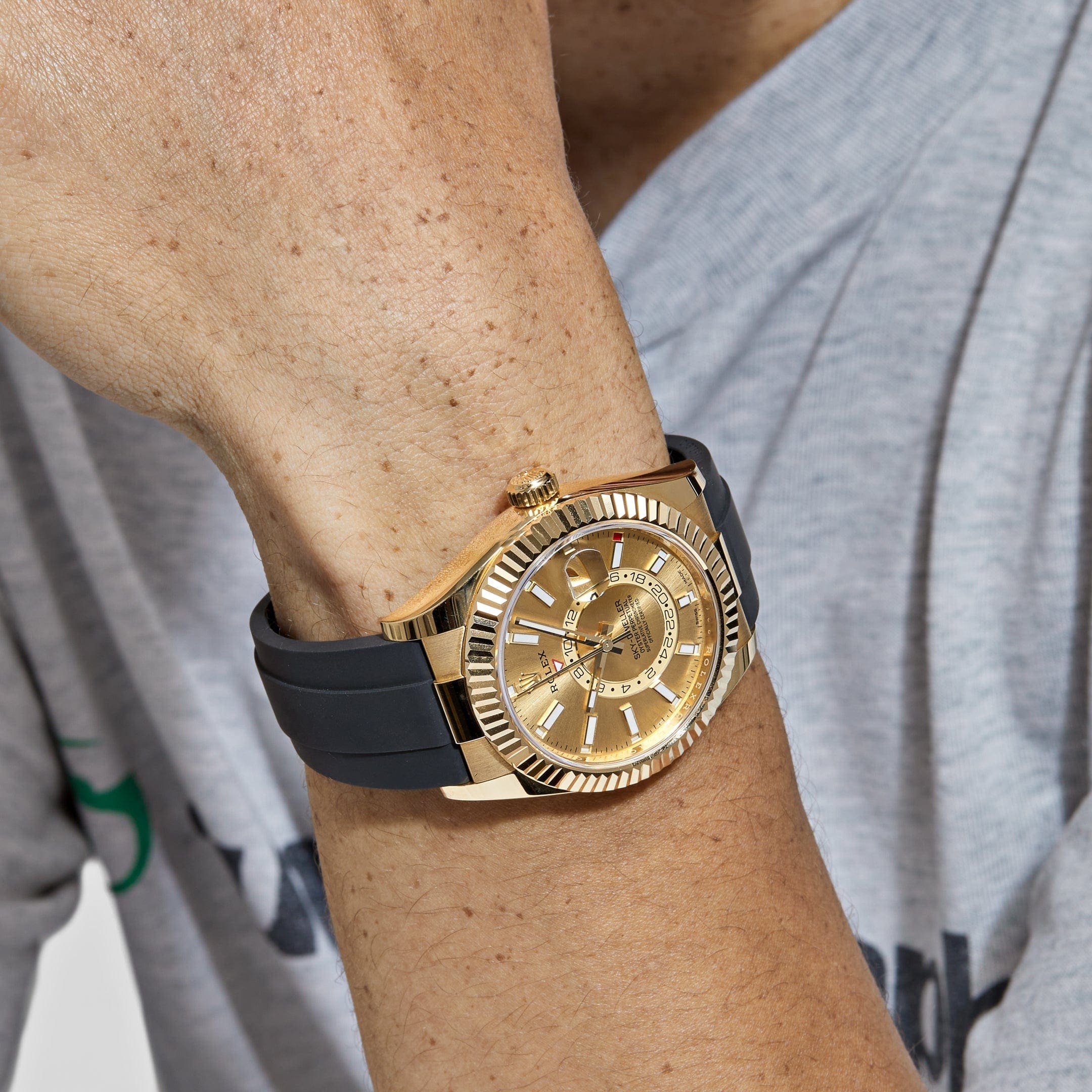 Rolex Sky-Dweller 326238 Yellow Gold Champagne Dial Rubber Strap (2022) - FrasersFashion