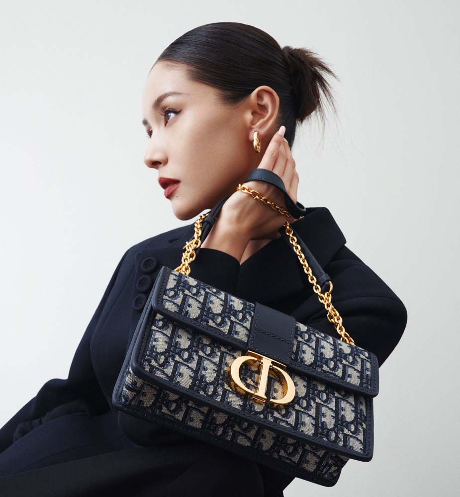 30 MONTAIGNE EAST-WEST BAG WITH CHAIN - FrasersFashion