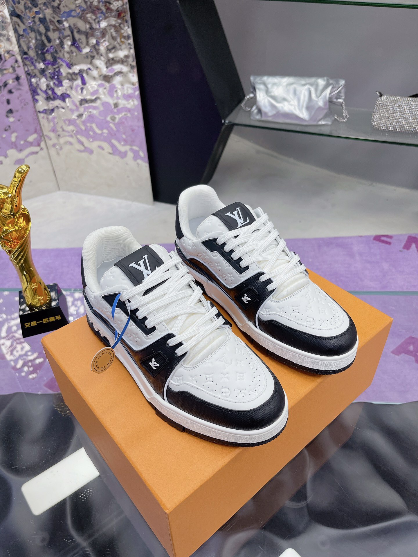 Lvv couple limited series casual embossed sneakers 0725012401 - FrasersFashion