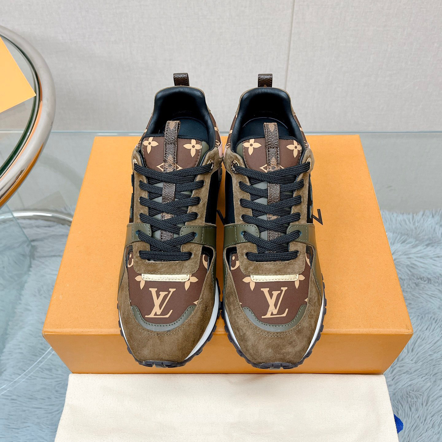 V classic run away sneakers XC07062013 - FrasersFashion